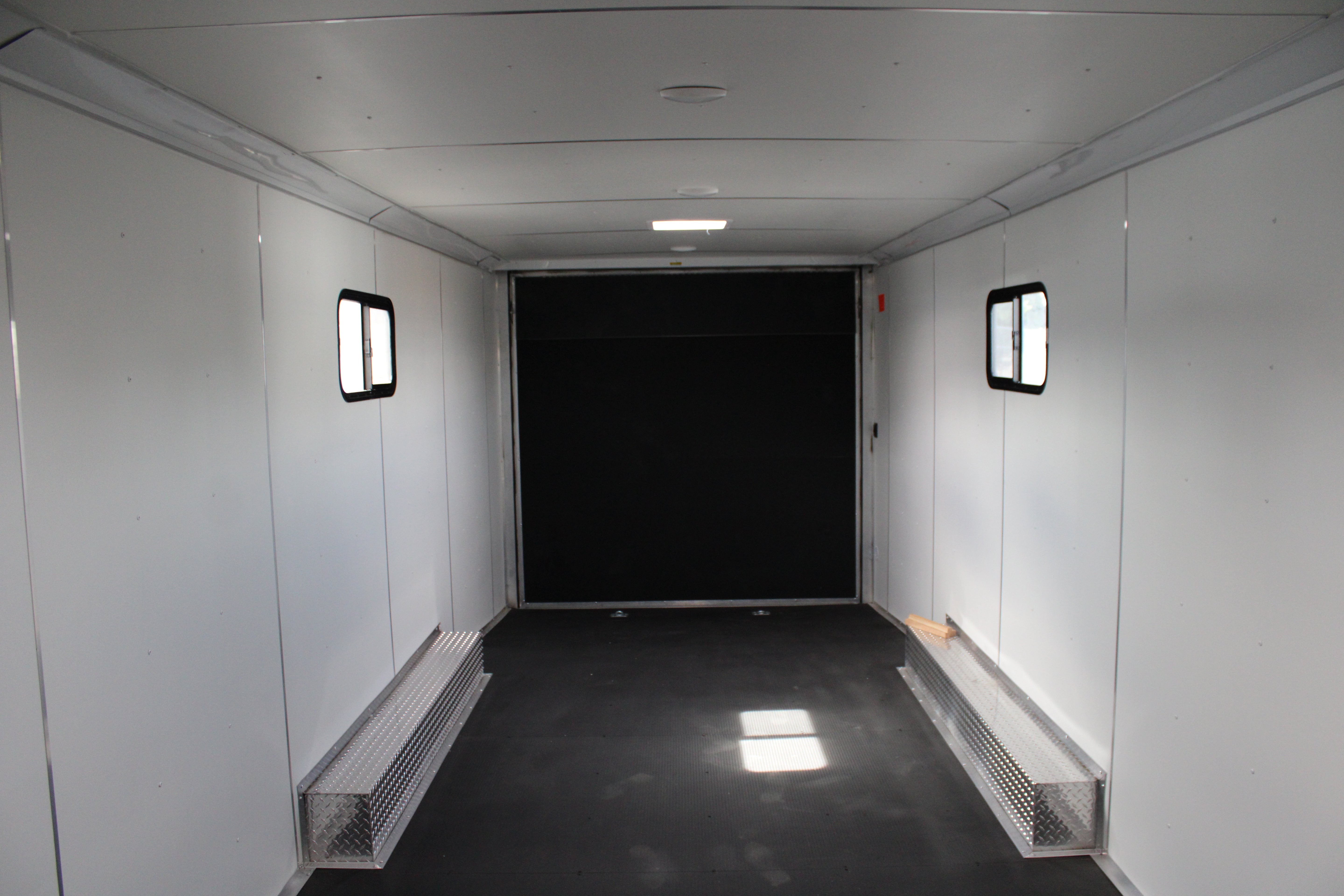 2025 Cargo Mate 8.5 x 26 Enclosed Trailer