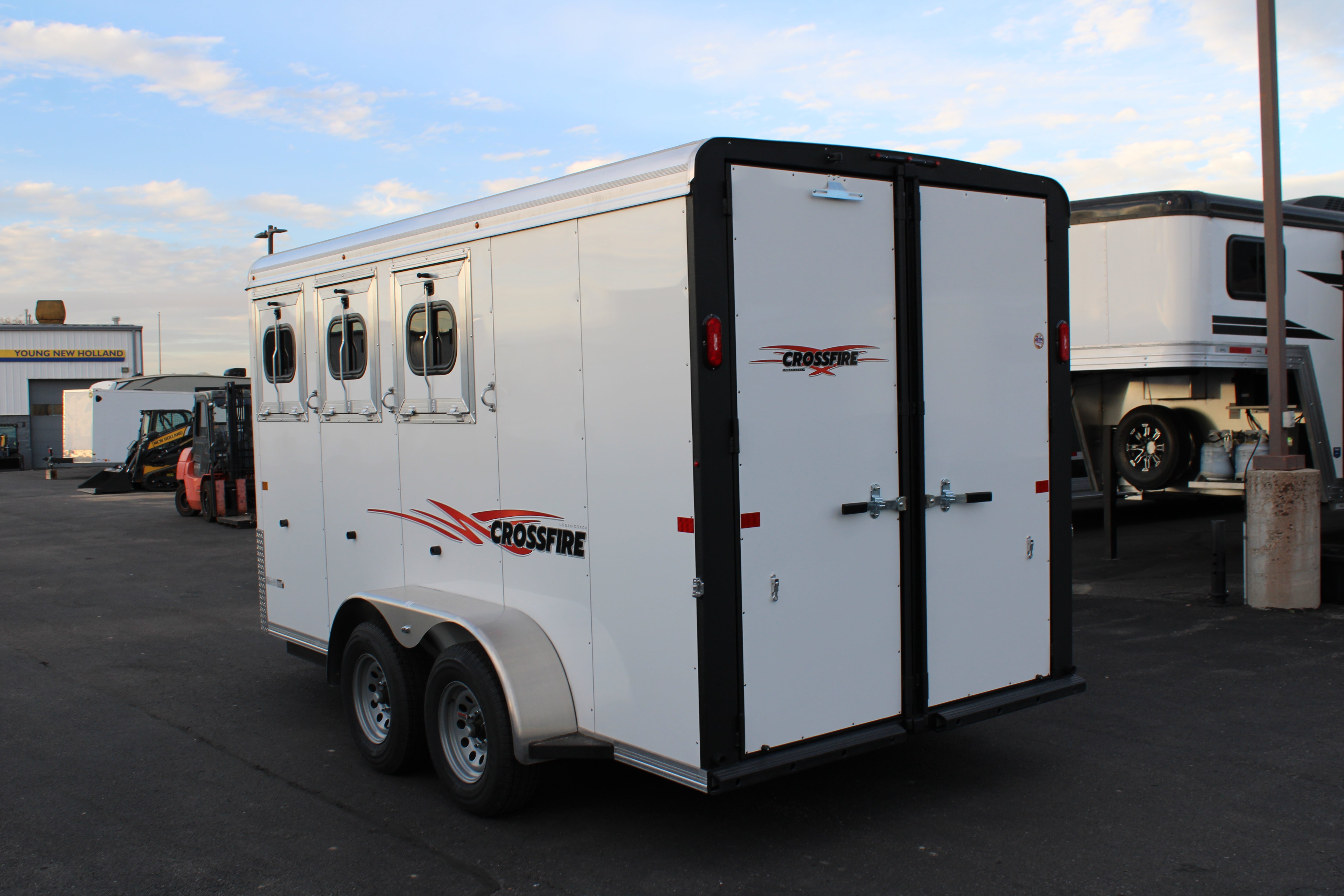Logan Coach 3HBP Crossfire Trailer