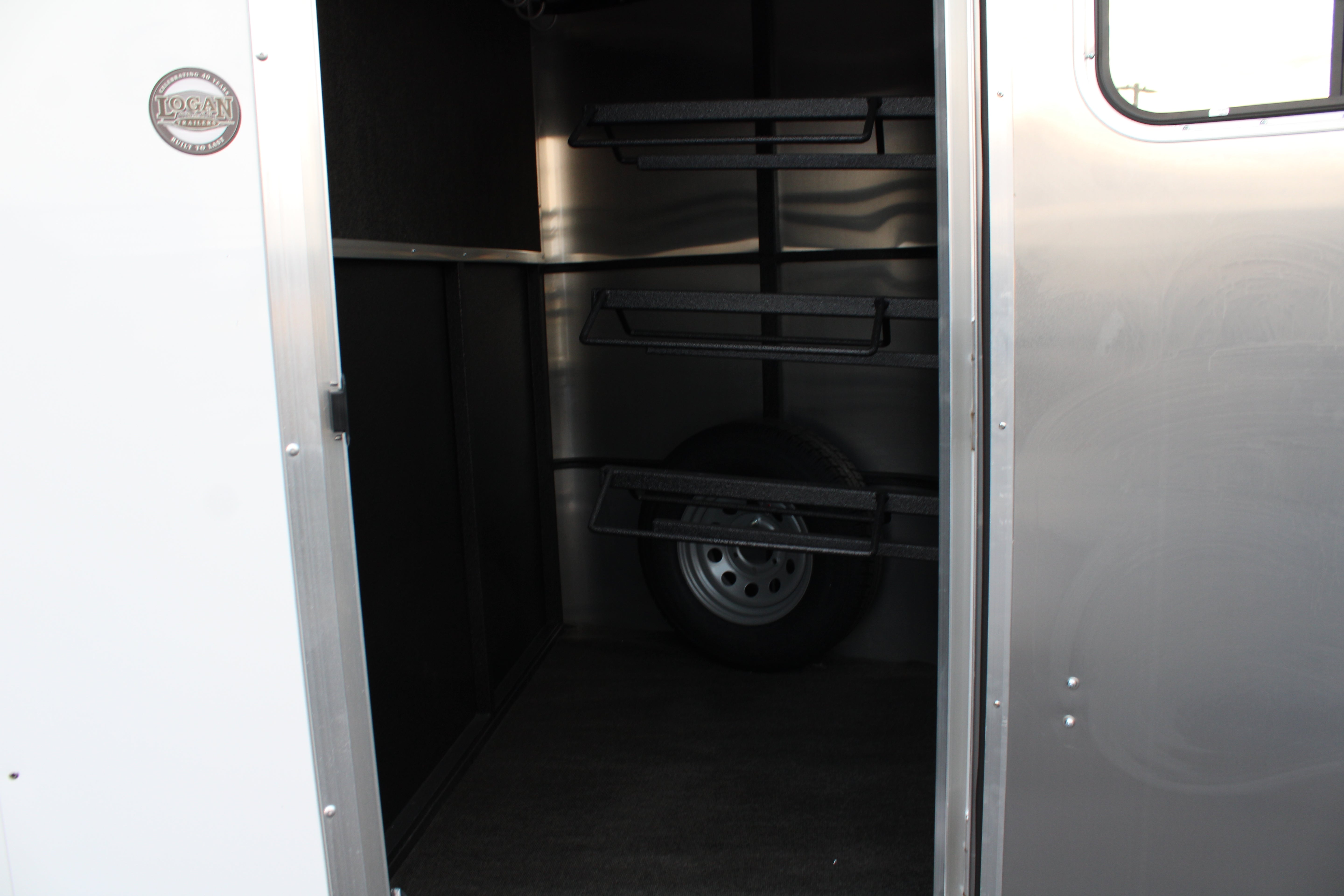 Logan Coach 3HBP Crossfire Trailer