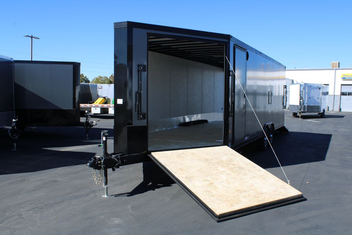 WELLS CARGO STM 30' BLK TRIM