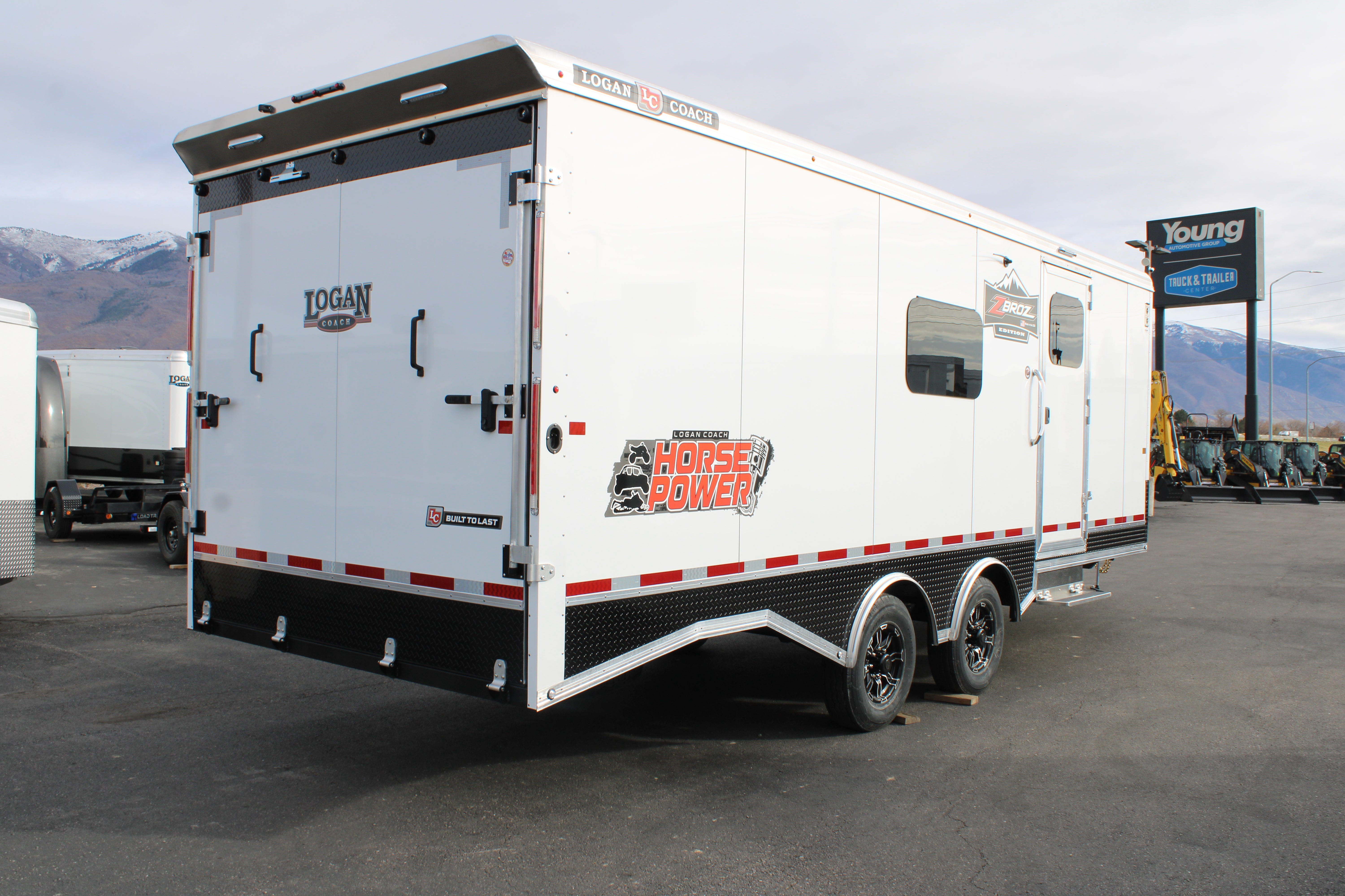 Logan Coach 29' HP Trailer