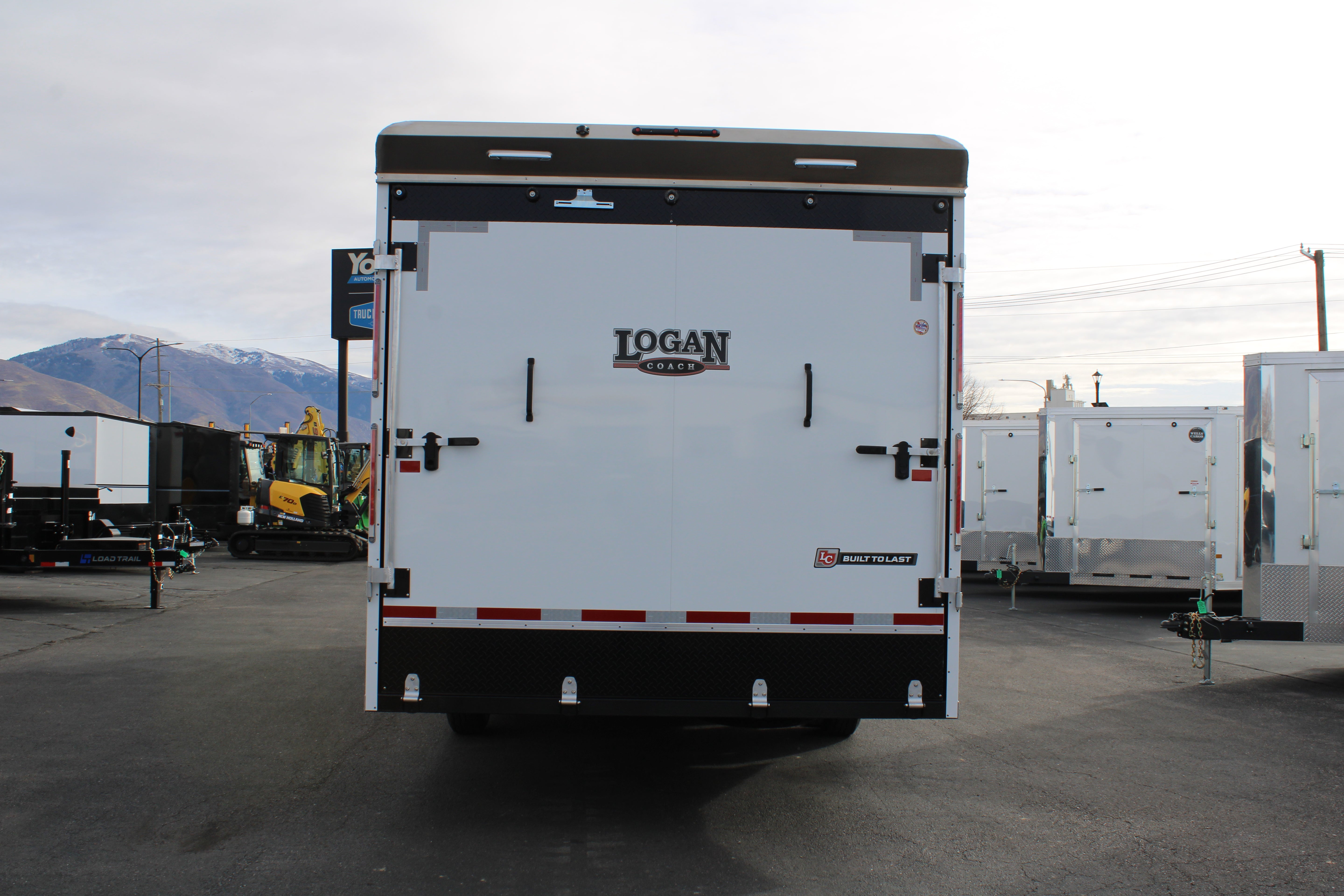 Logan Coach HP Trailer
