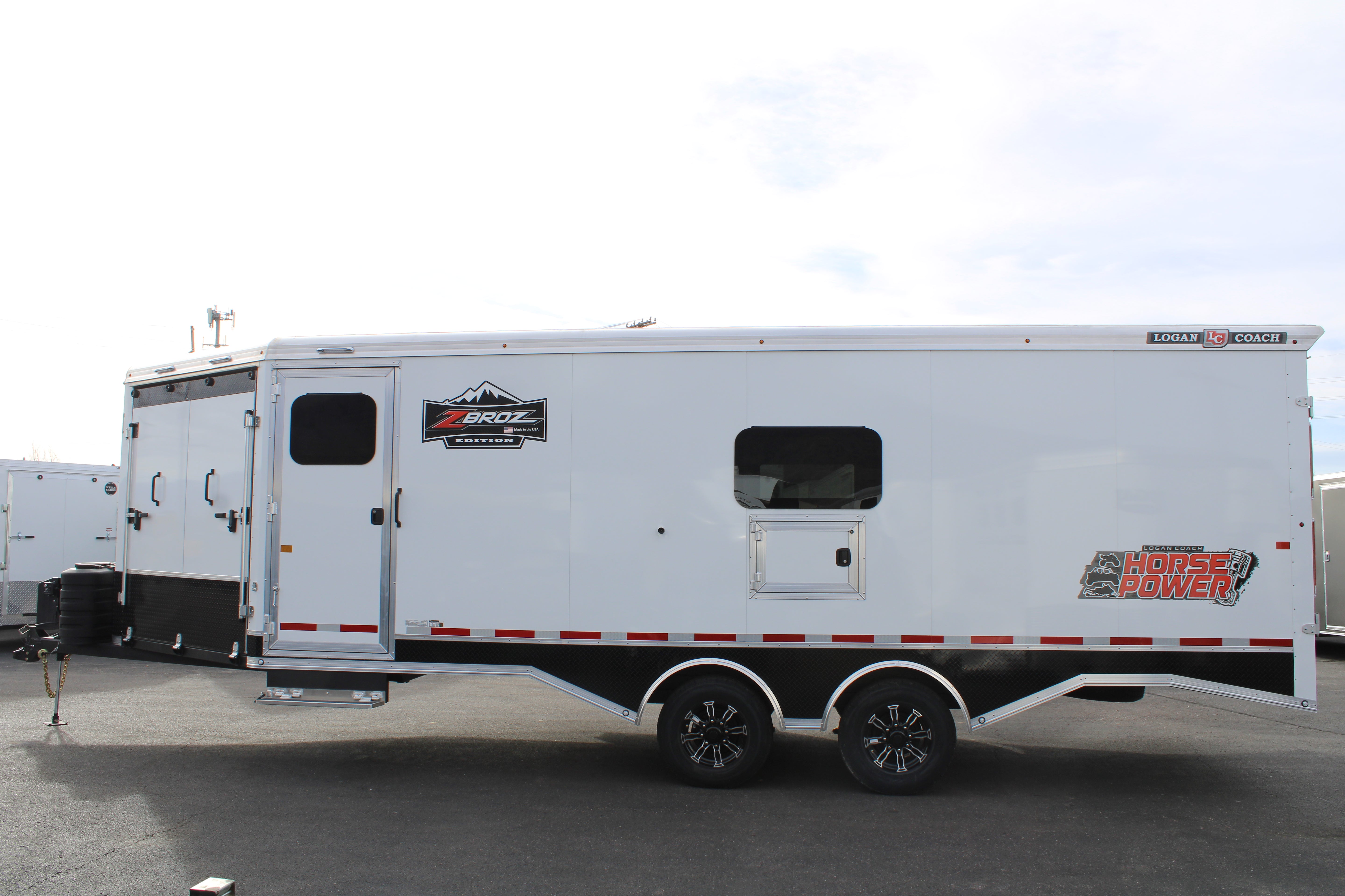 Logan Coach HP Trailer