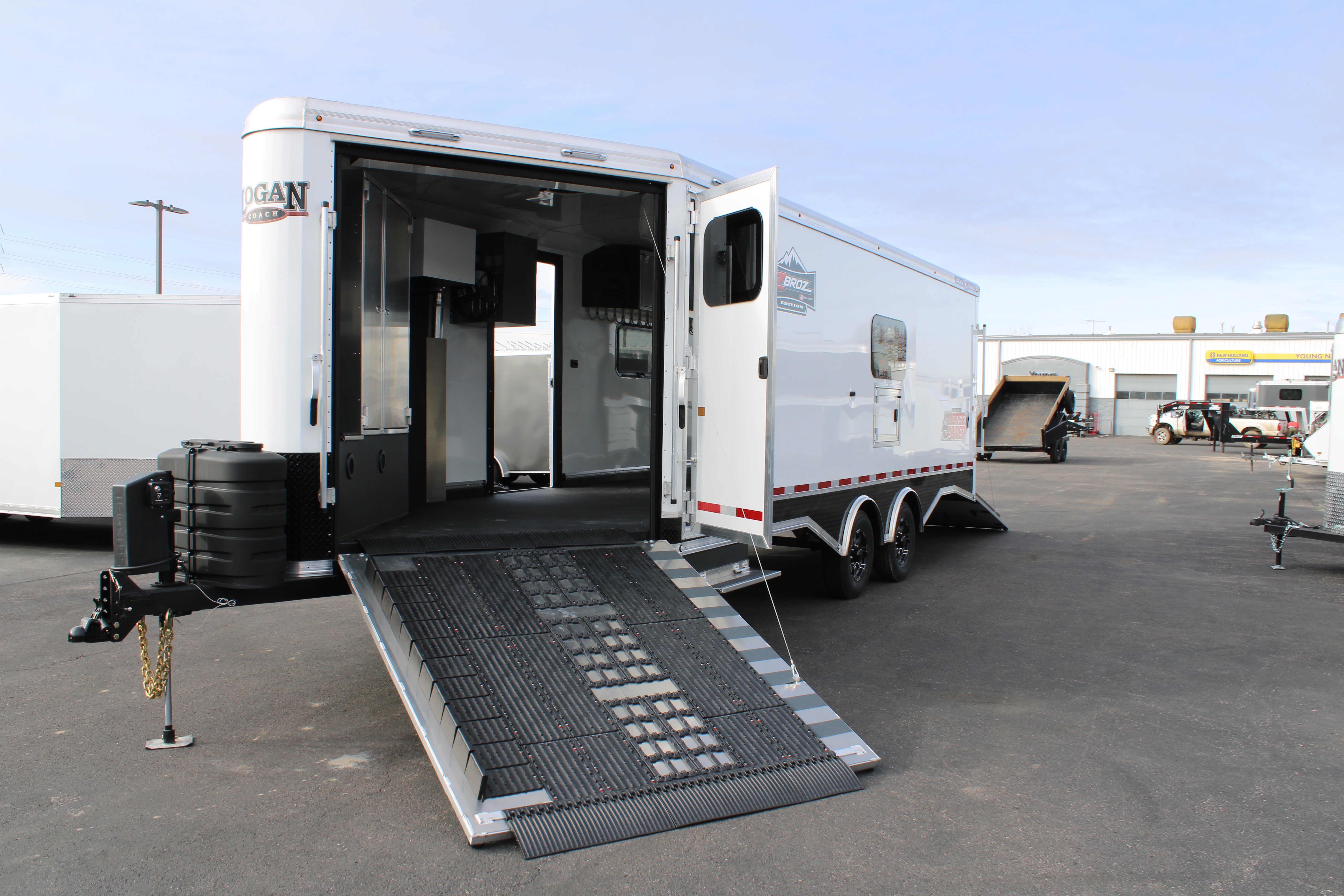 Logan Coach 29' HP Trailer
