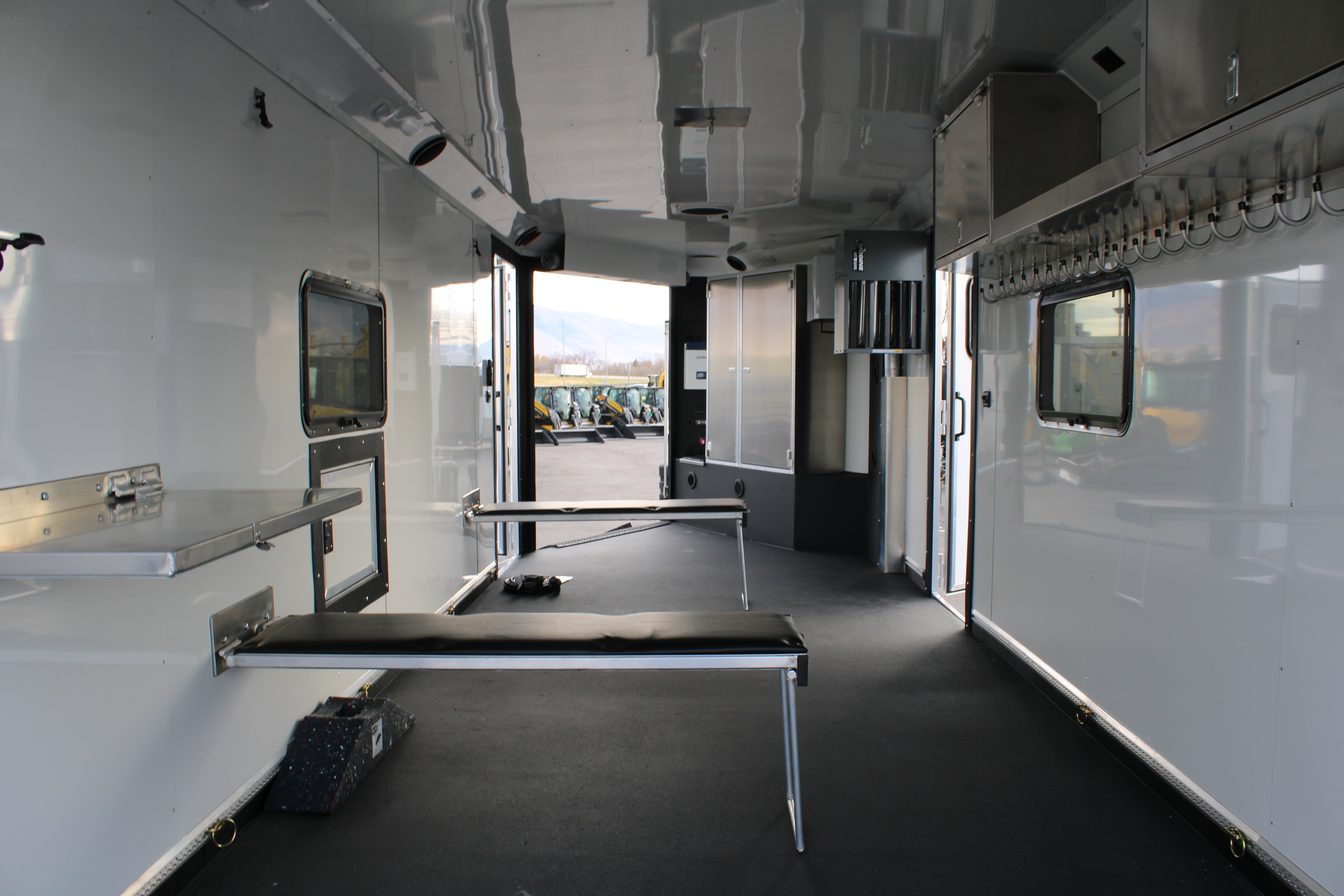 Logan Coach HP Trailer