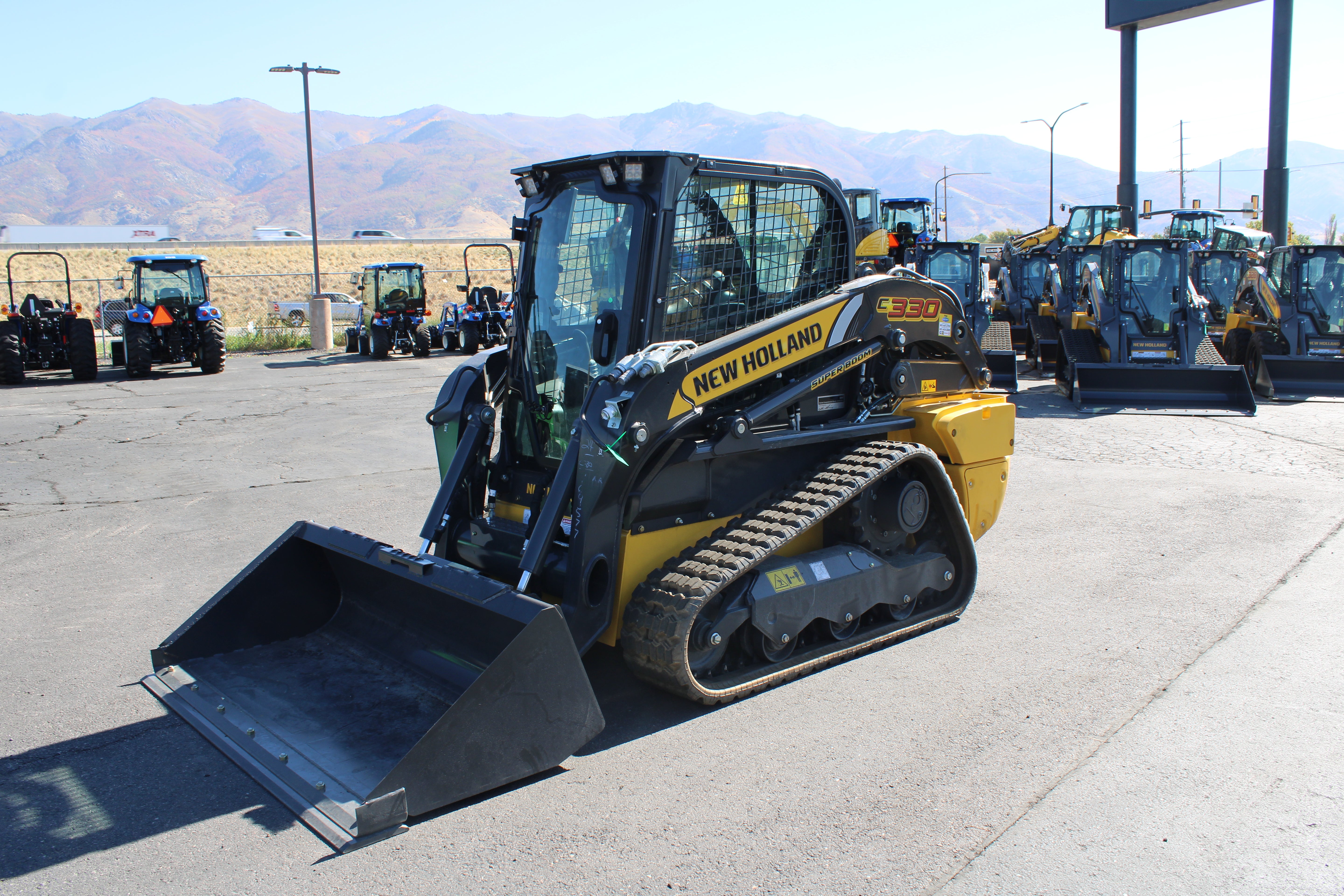 New Holland C330 Trackload Skidsteer