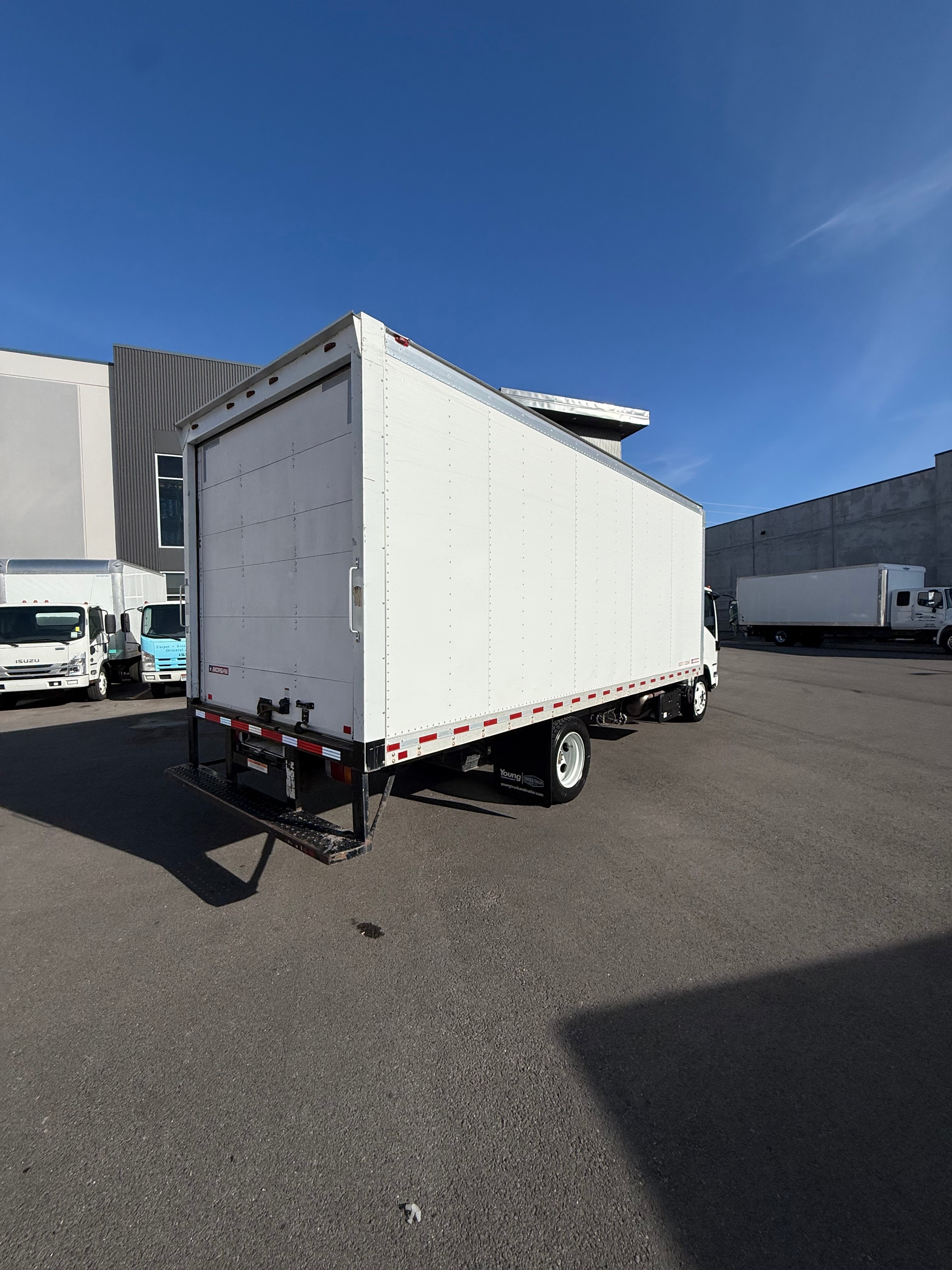 USED 2017 ISUZU NPRXD 20' BOX TRUCK