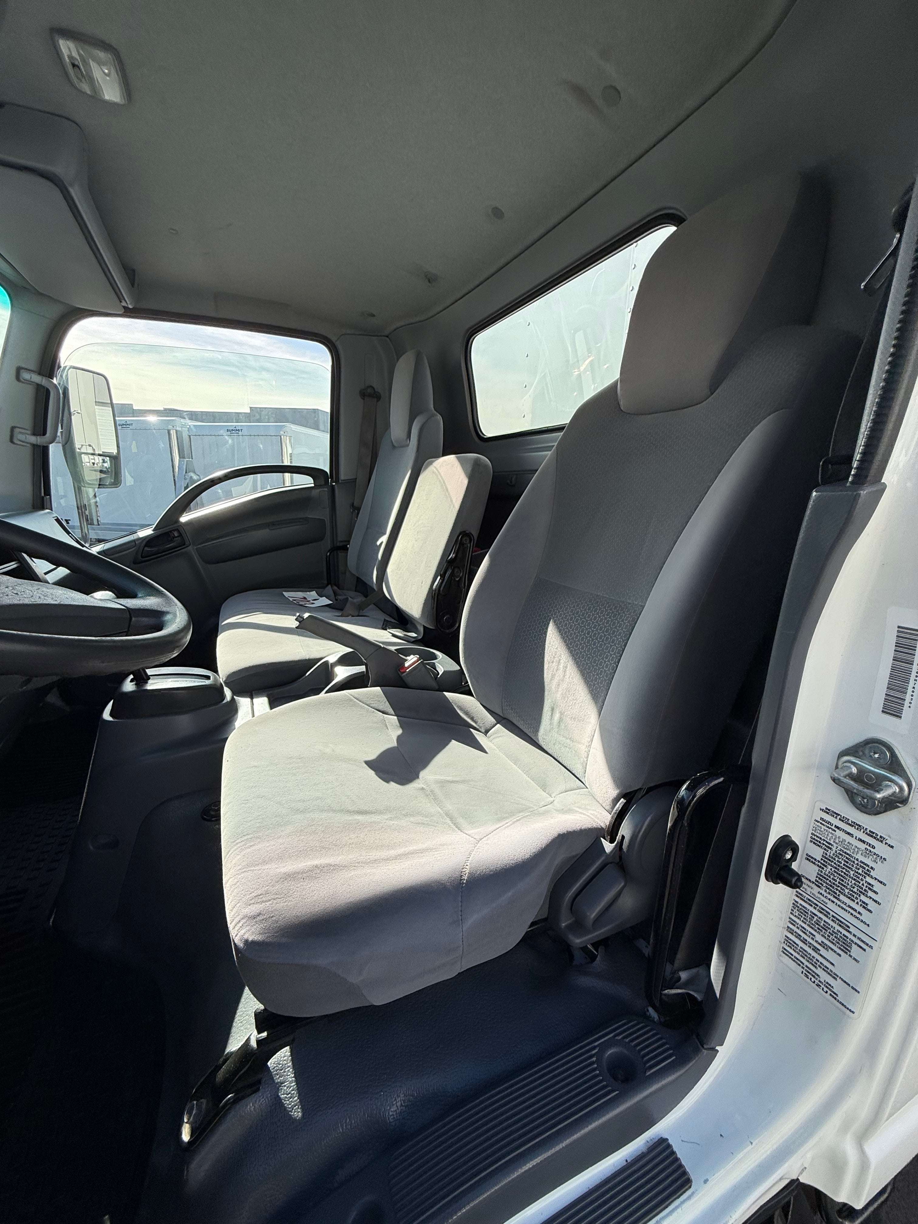 USED 2017 ISUZU NPRXD 20' BOX TRUCK