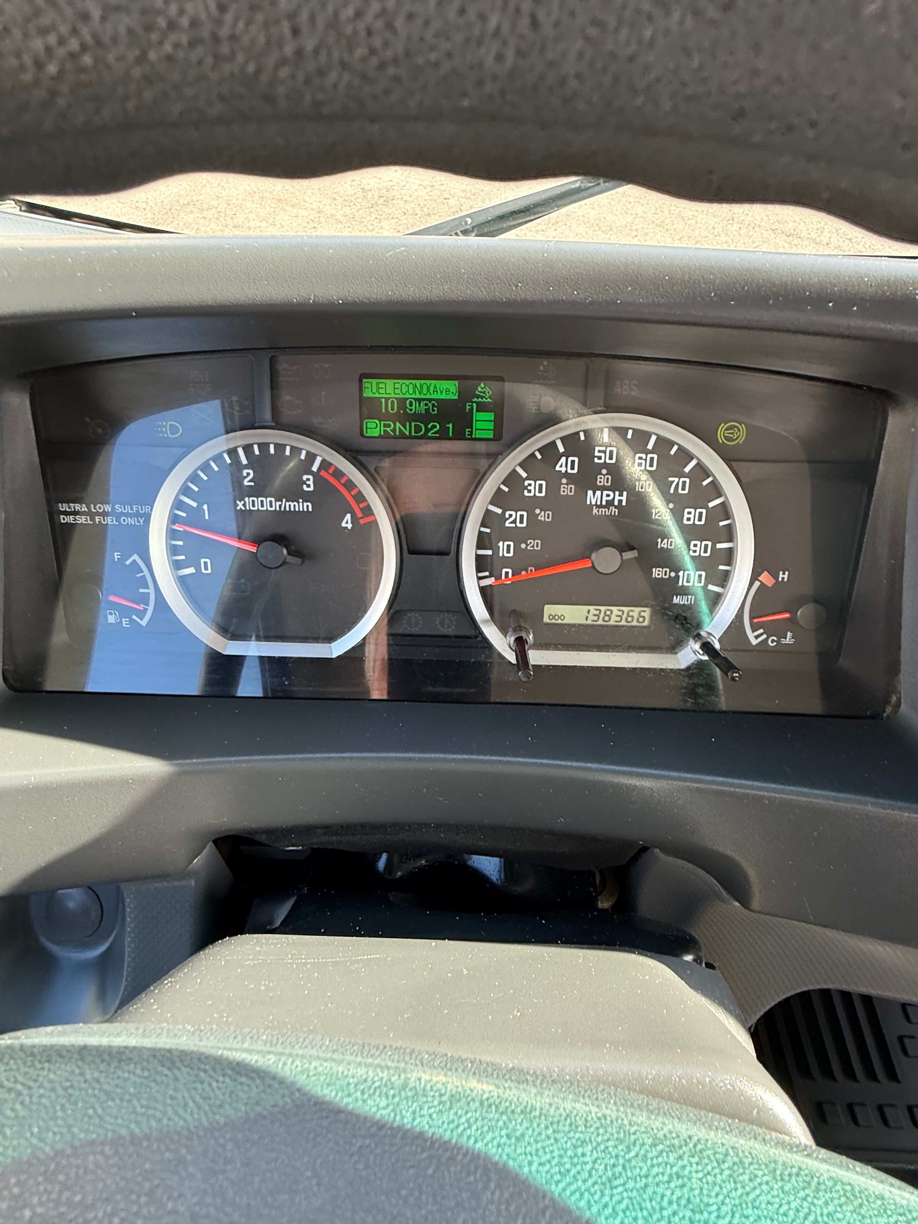 USED 2017 ISUZU NPRXD 20' BOX TRUCK