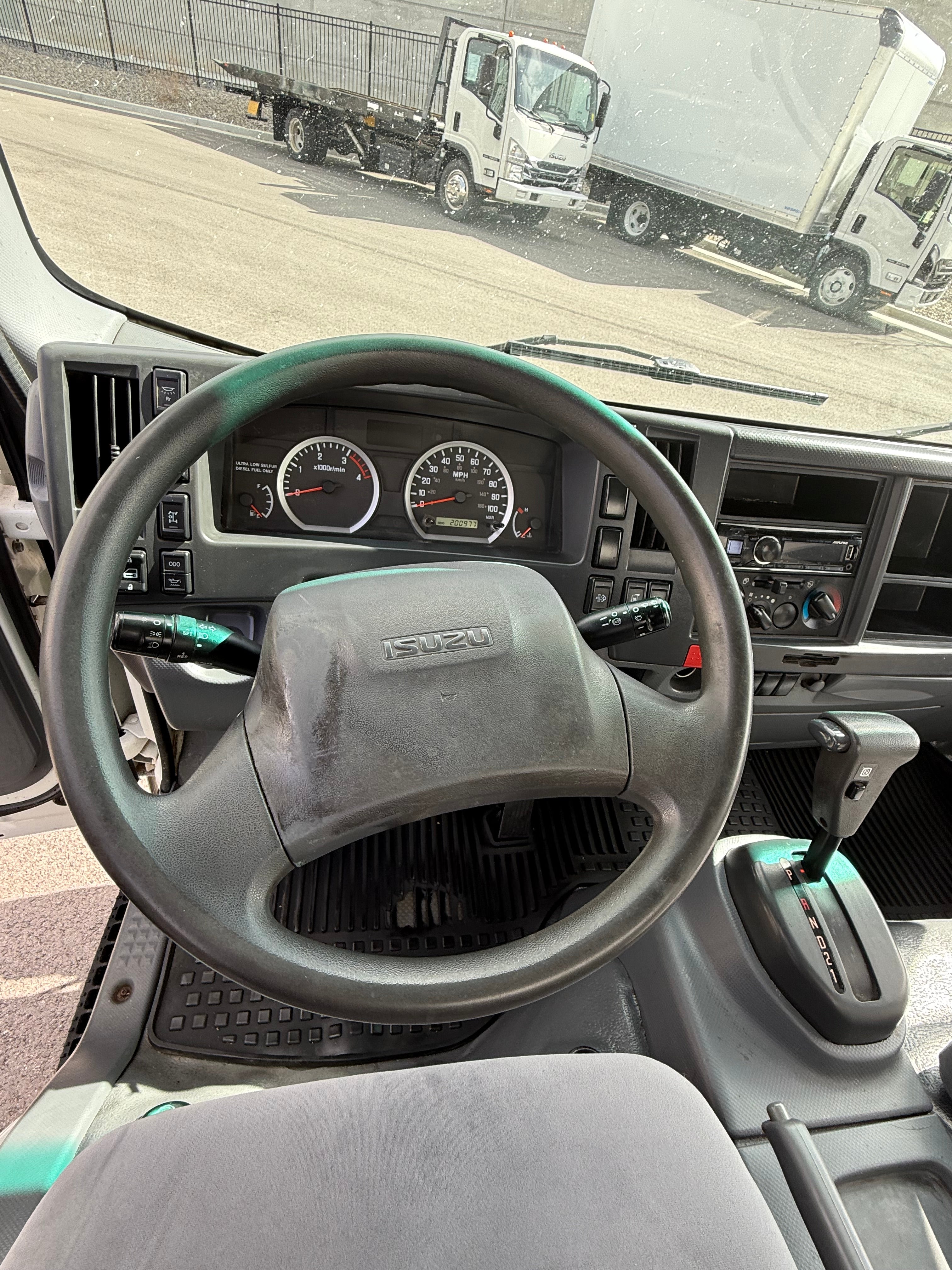 2017 Isuzu NRR 24' Box Truck