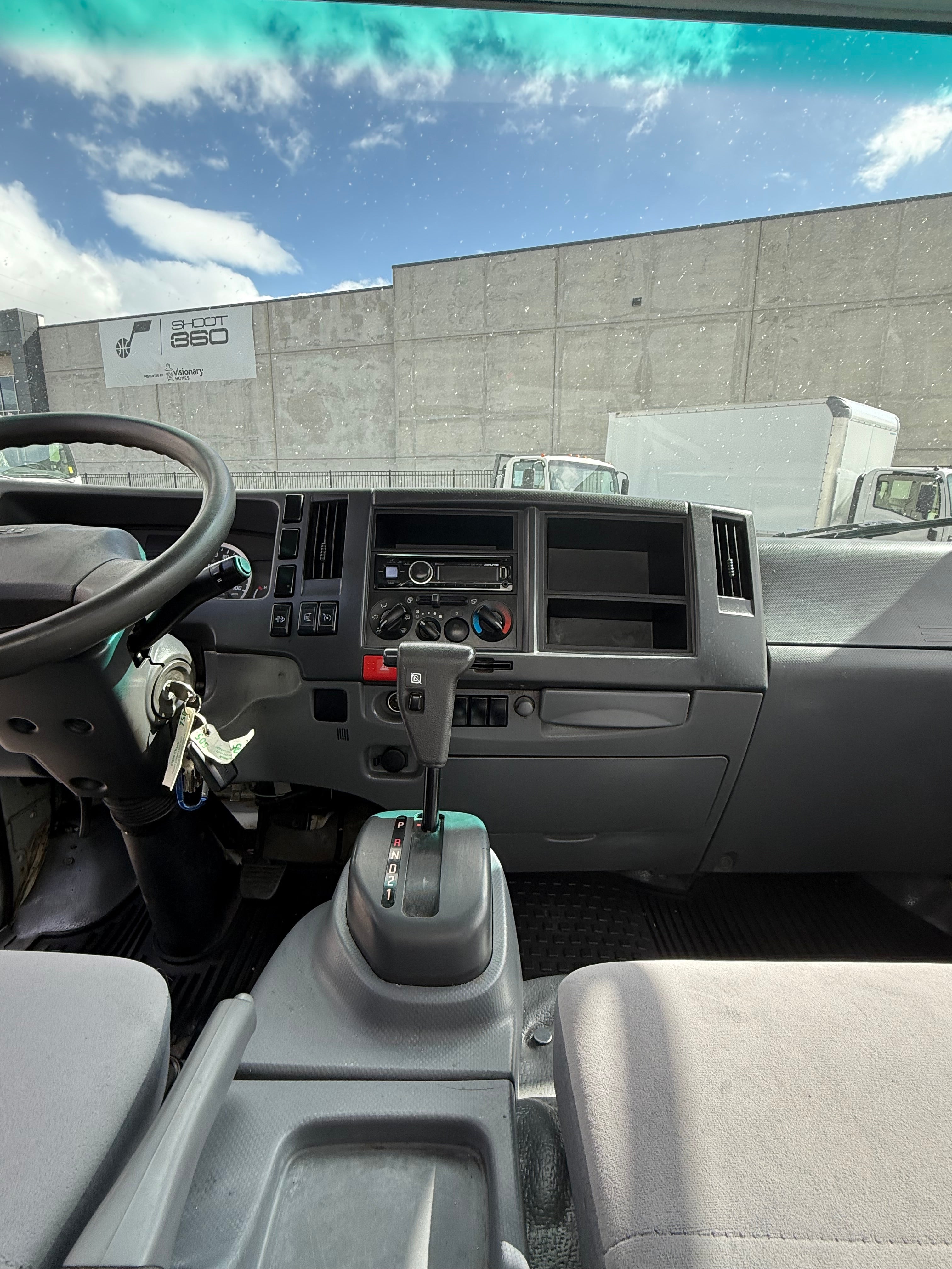 2017 Isuzu NRR 24' Box Truck