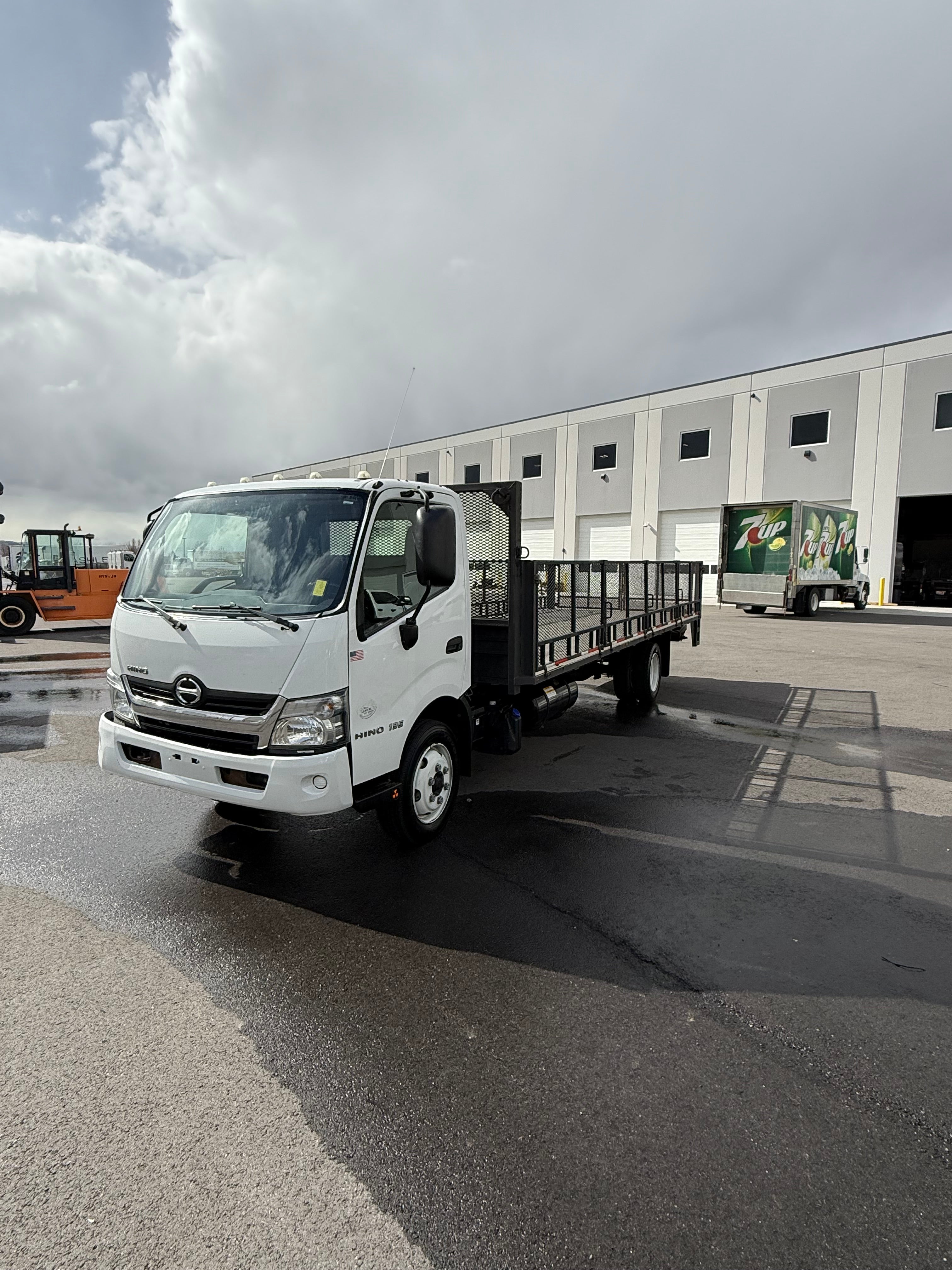 Used 2020 Hino 195 22' Folding Sides Flatbed