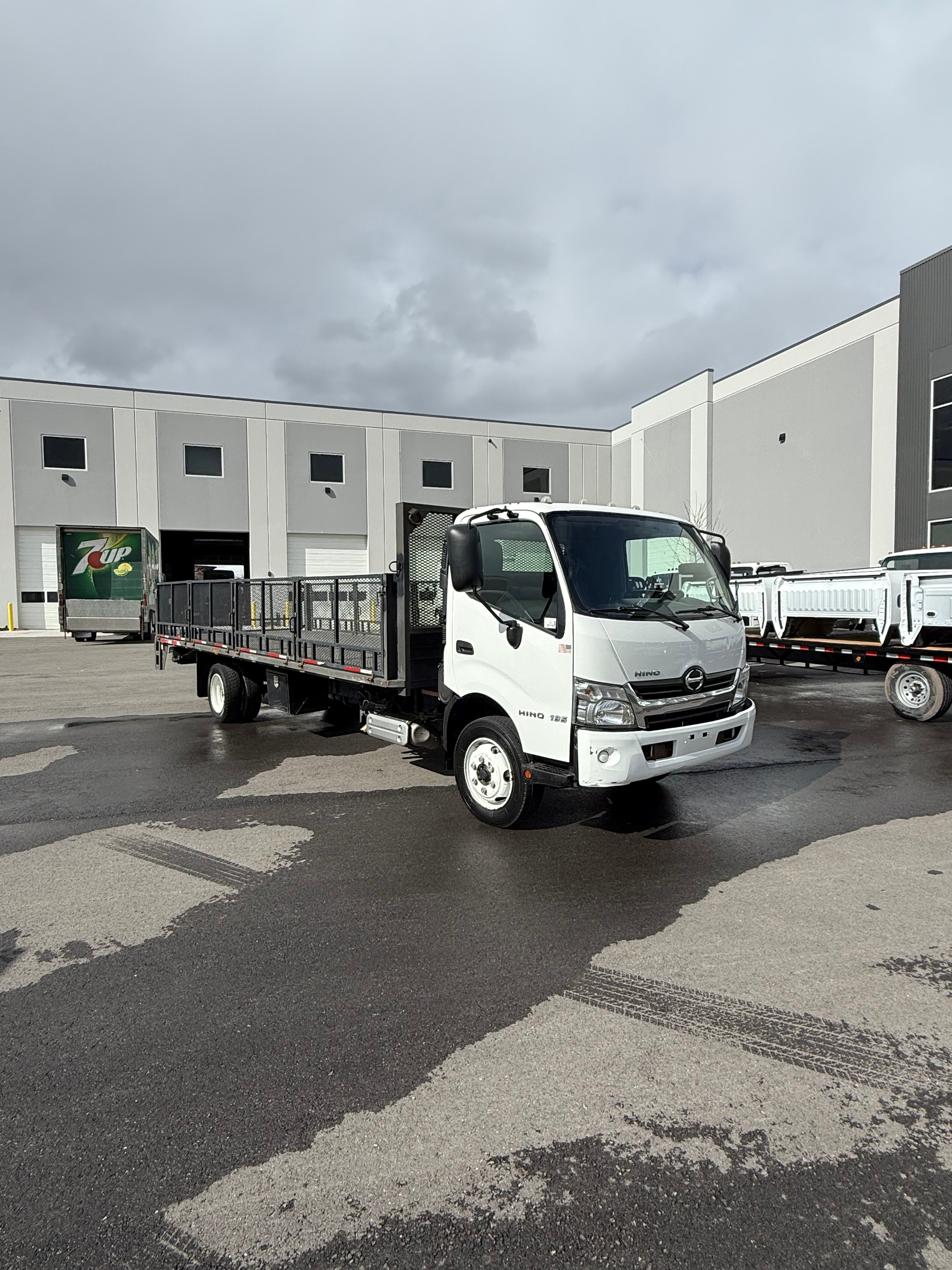 Used 2020 Hino 195 22' Folding Sides Flatbed