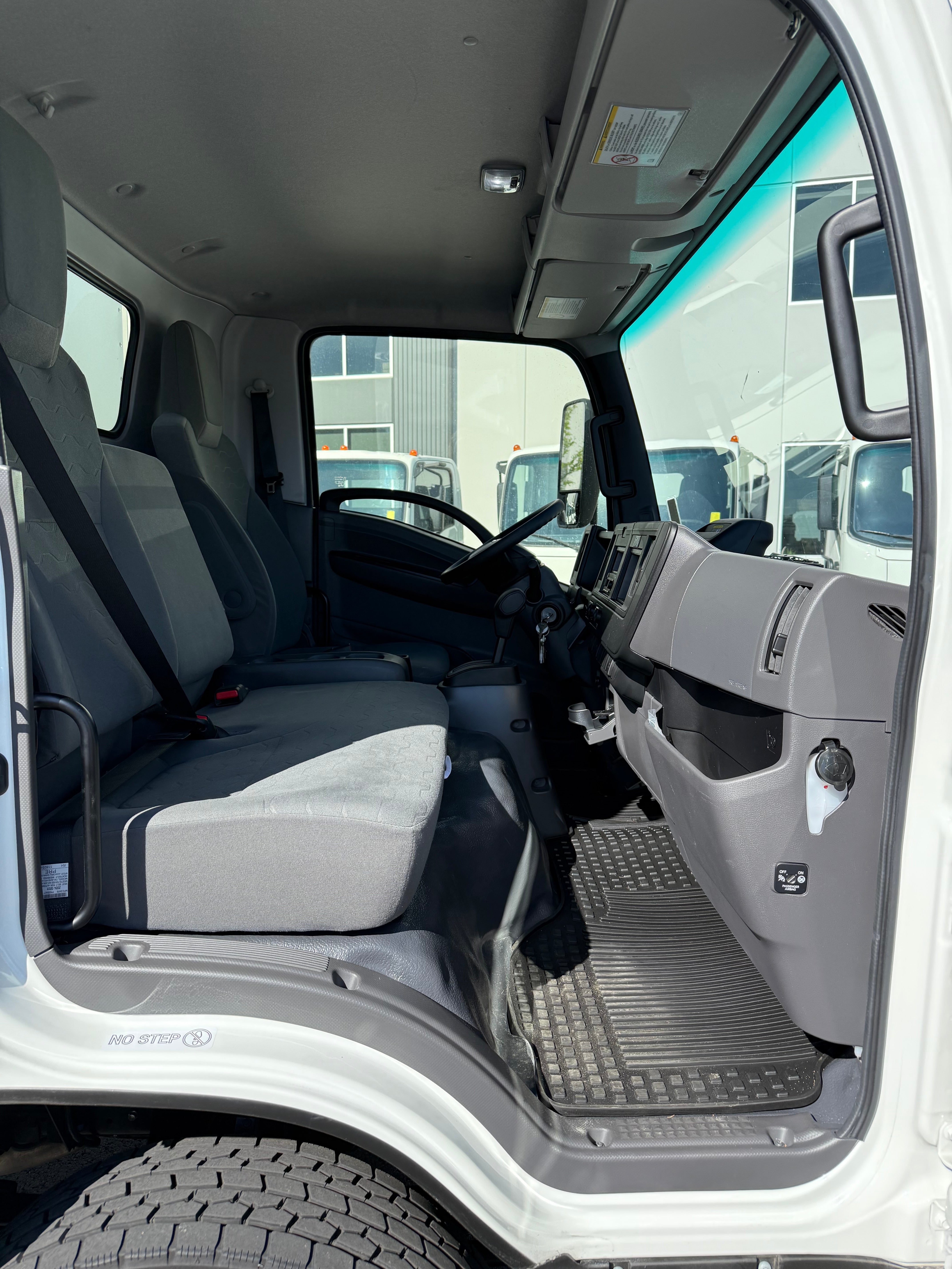 2025 ISUZU NRR Diesel 16" Box Truck Demo