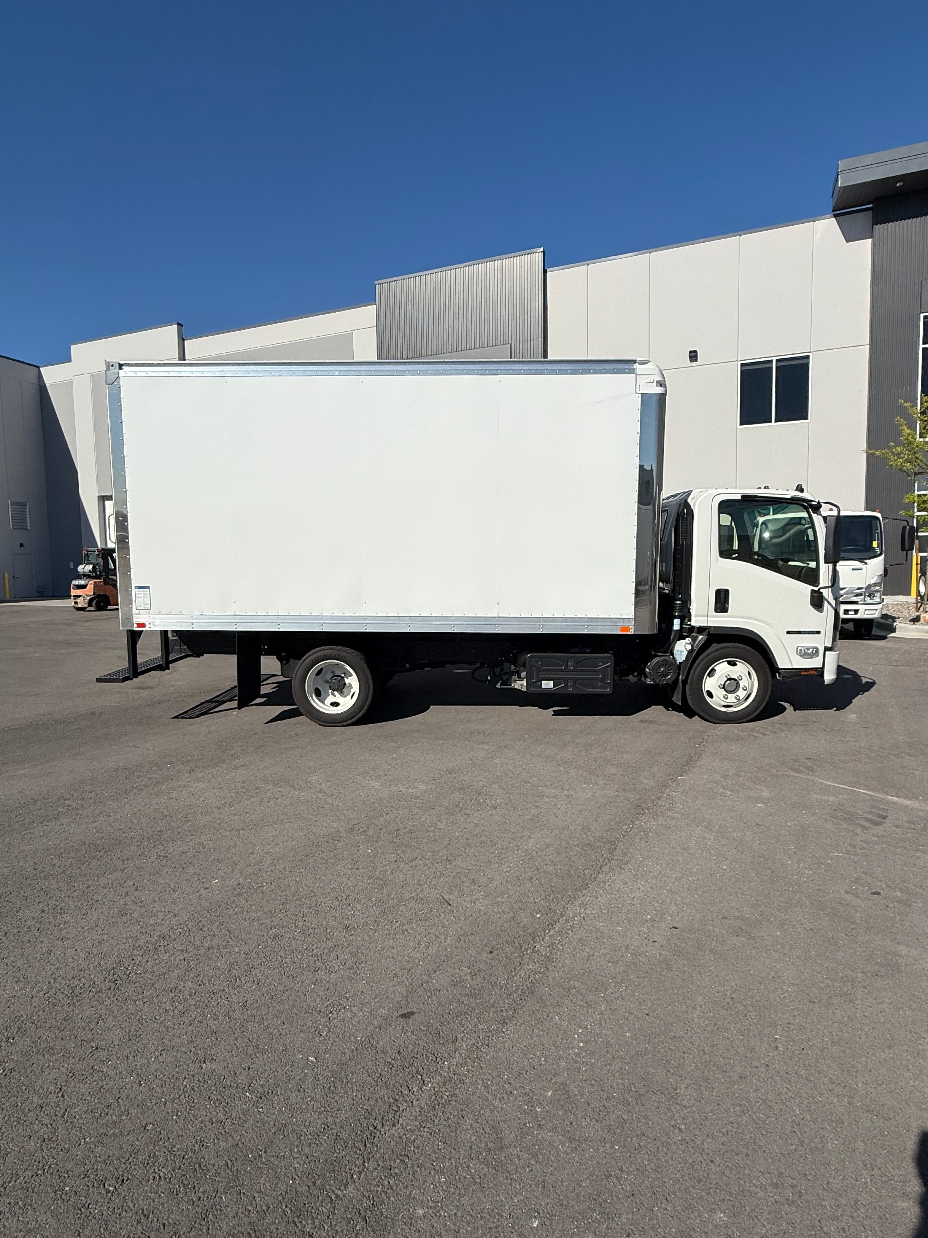 2025 ISUZU NRR Diesel 16" Box Truck Demo