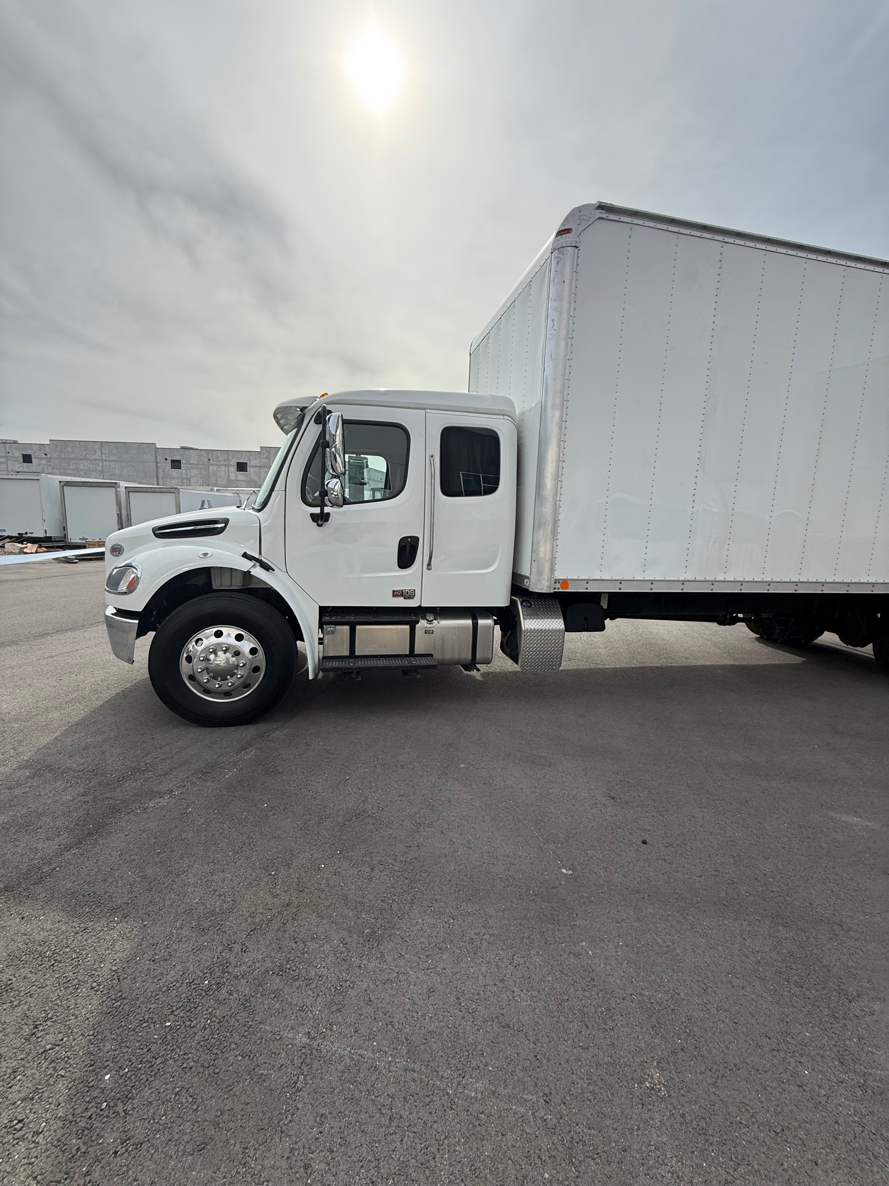 2025 Freightliner M2 26' Sleeper Box Truck with Liftgate (Copy)