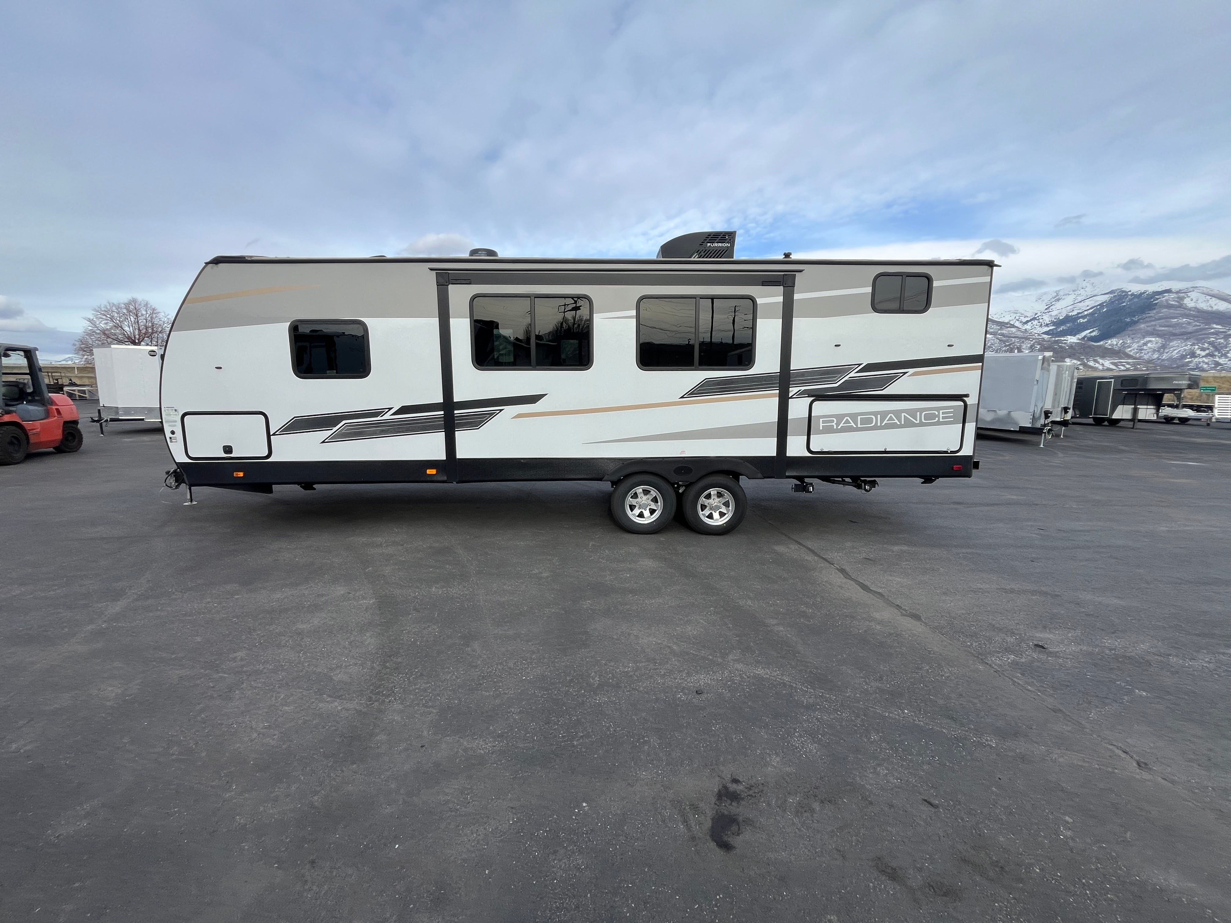 Radiance Ultra Lite R-26KB RV ***$390 Monthly Payment***