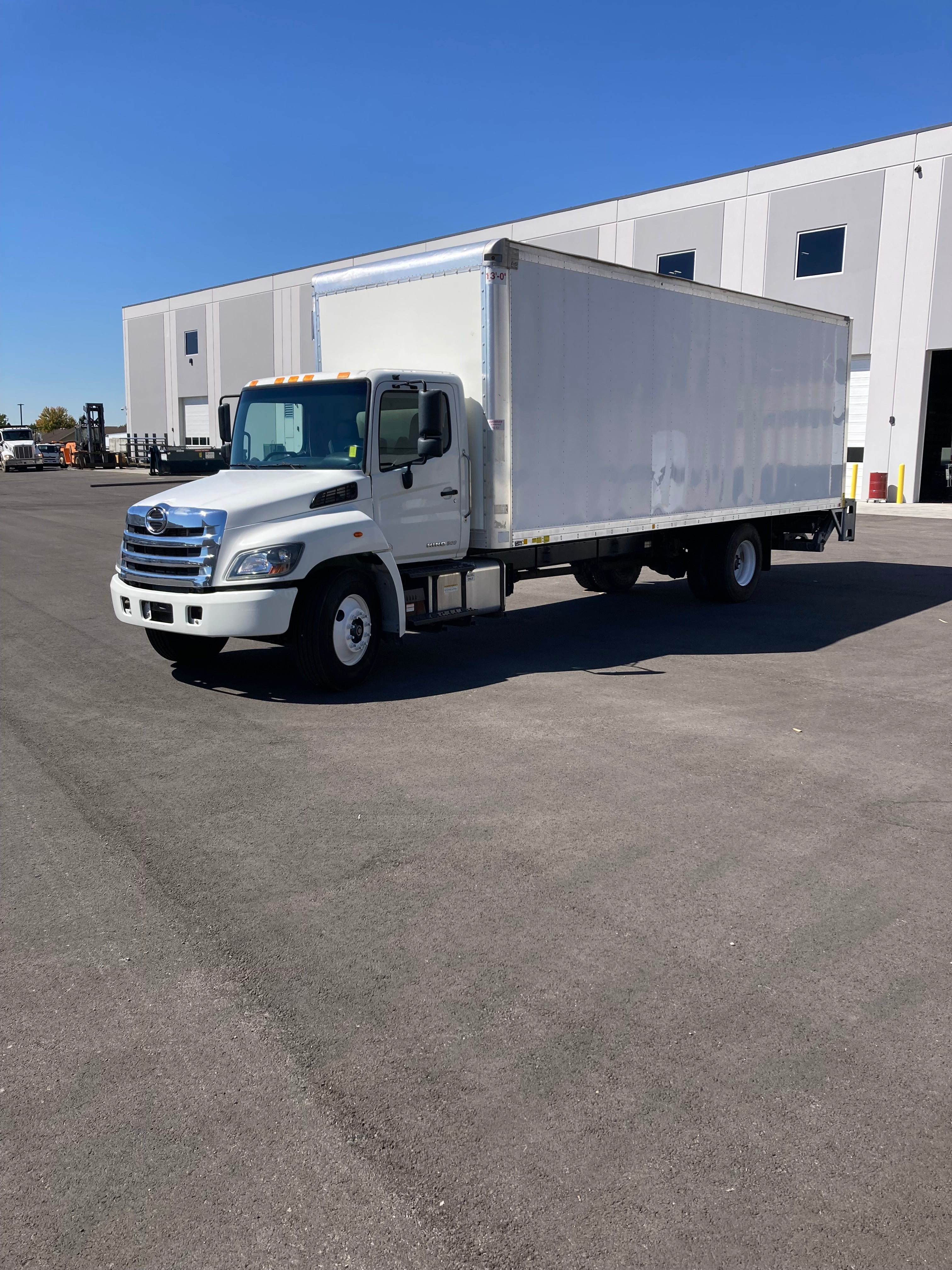 USED 2019 HINO 268A 26,000 GVW 26' BOX TRUCK