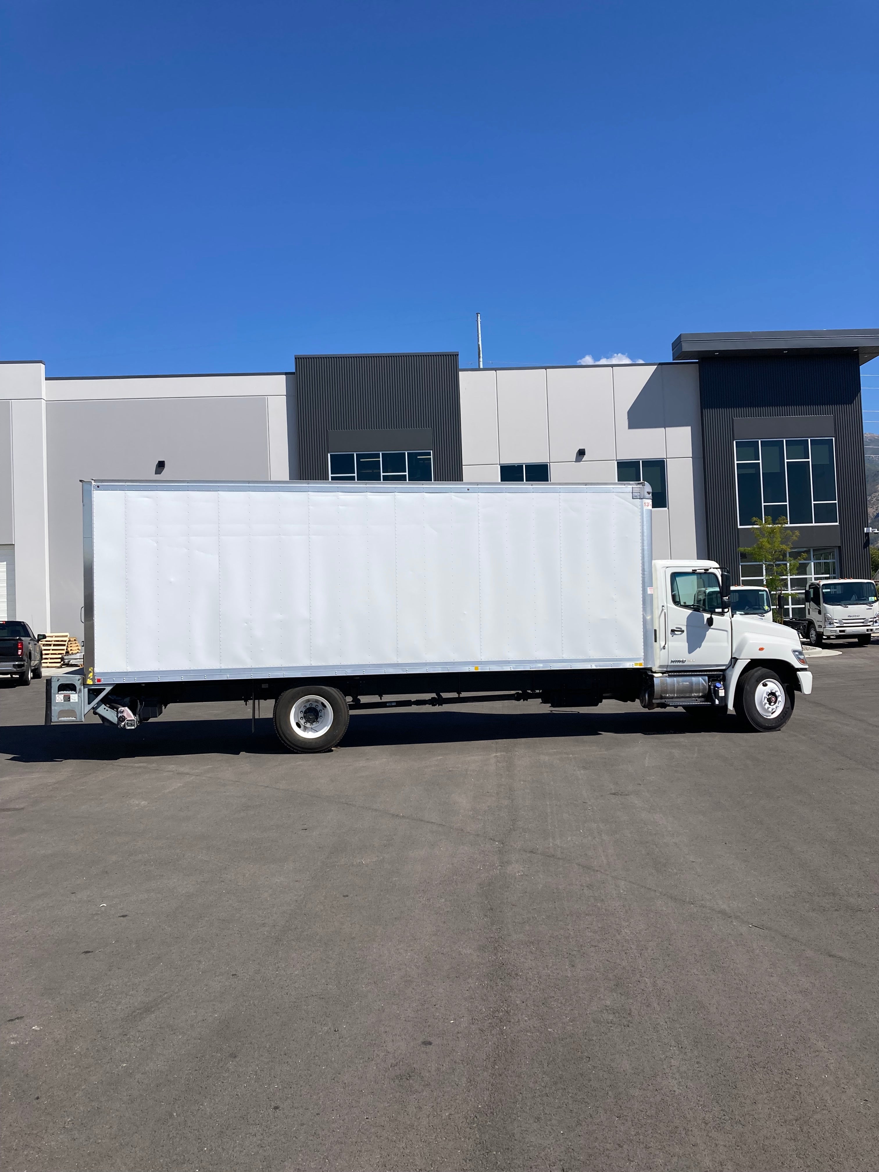 USED 2019 HINO 268A 26,000 GVW 26' BOX TRUCK