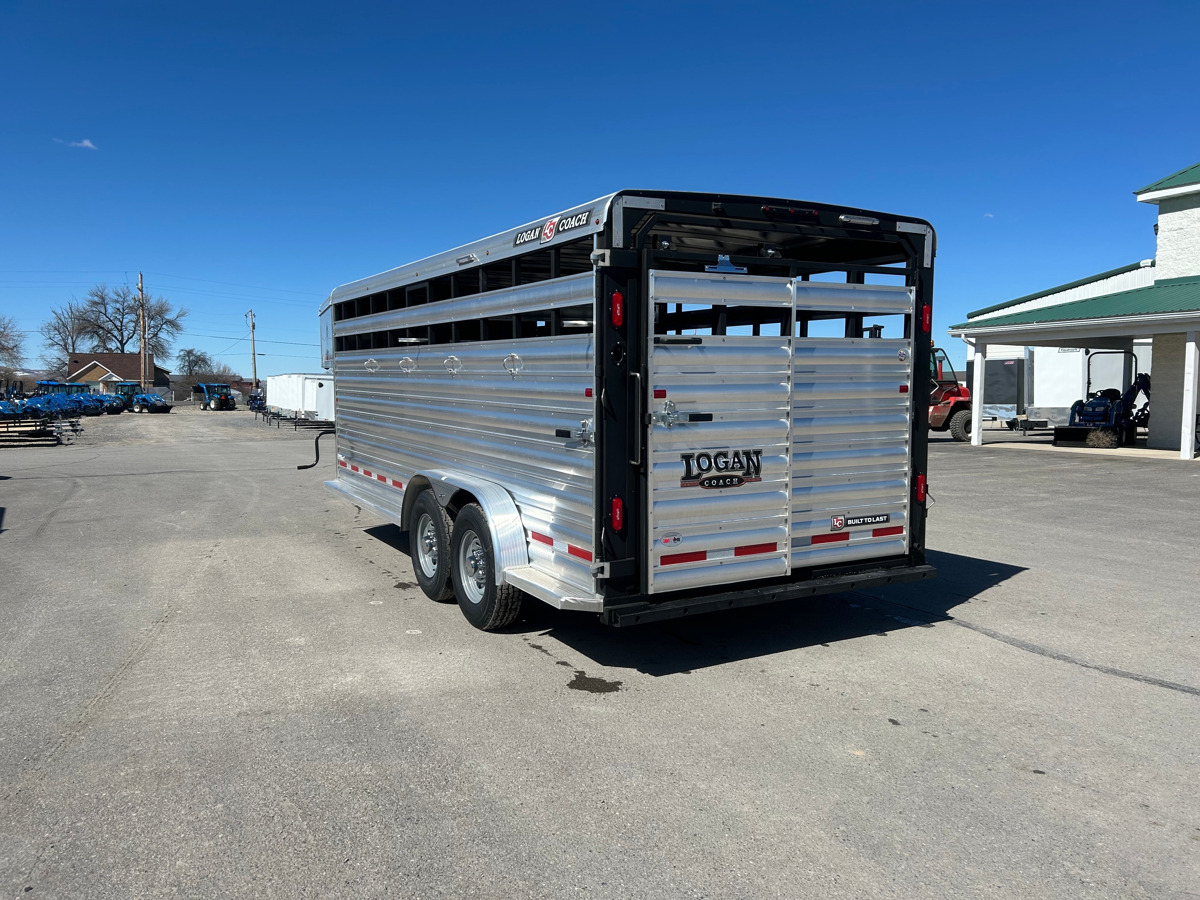 2024 LOGAN COACH 18' GN STOCK TRAILER