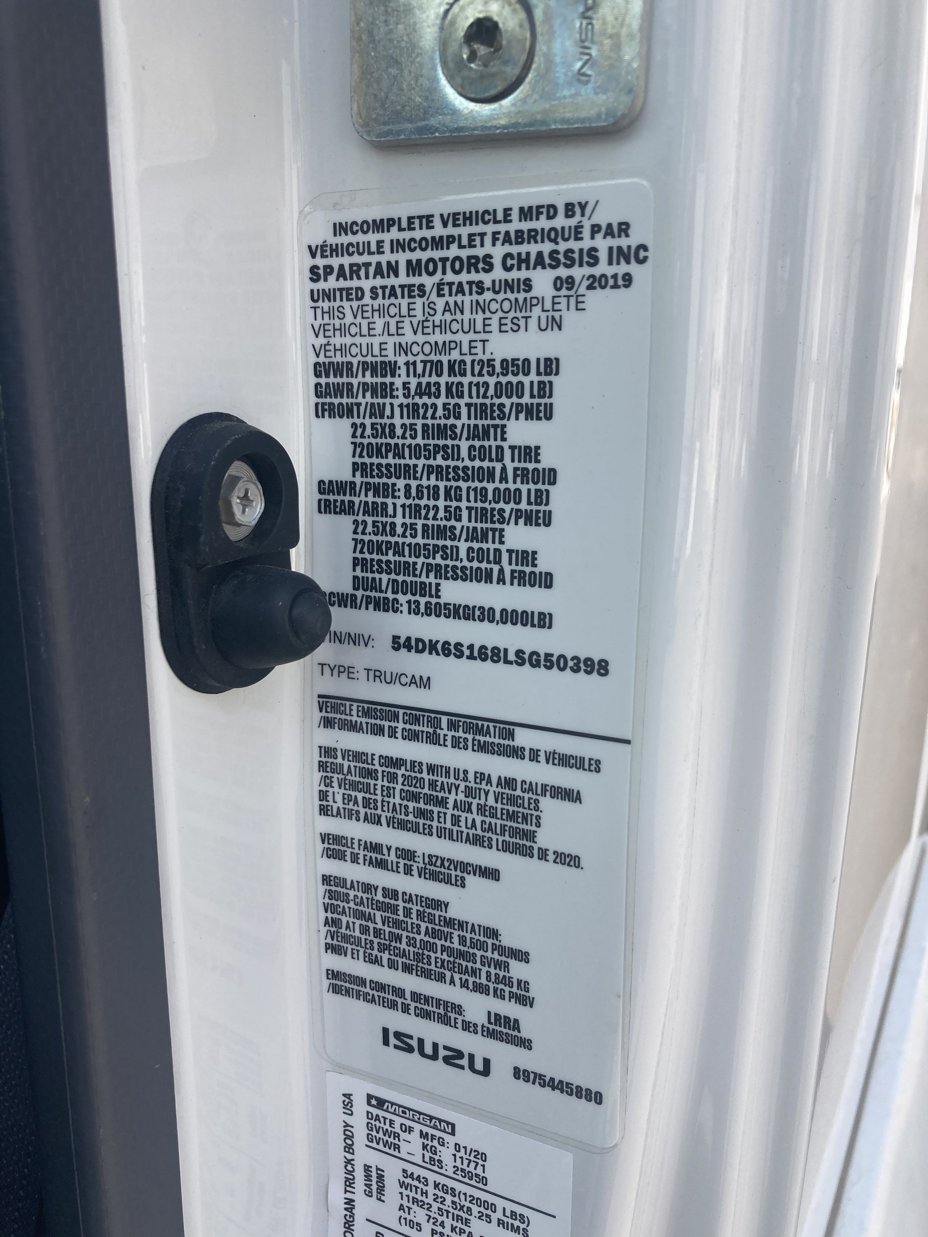 CERTIFIED USED 2020 ISUZU FTR 26' BOX TRUCK