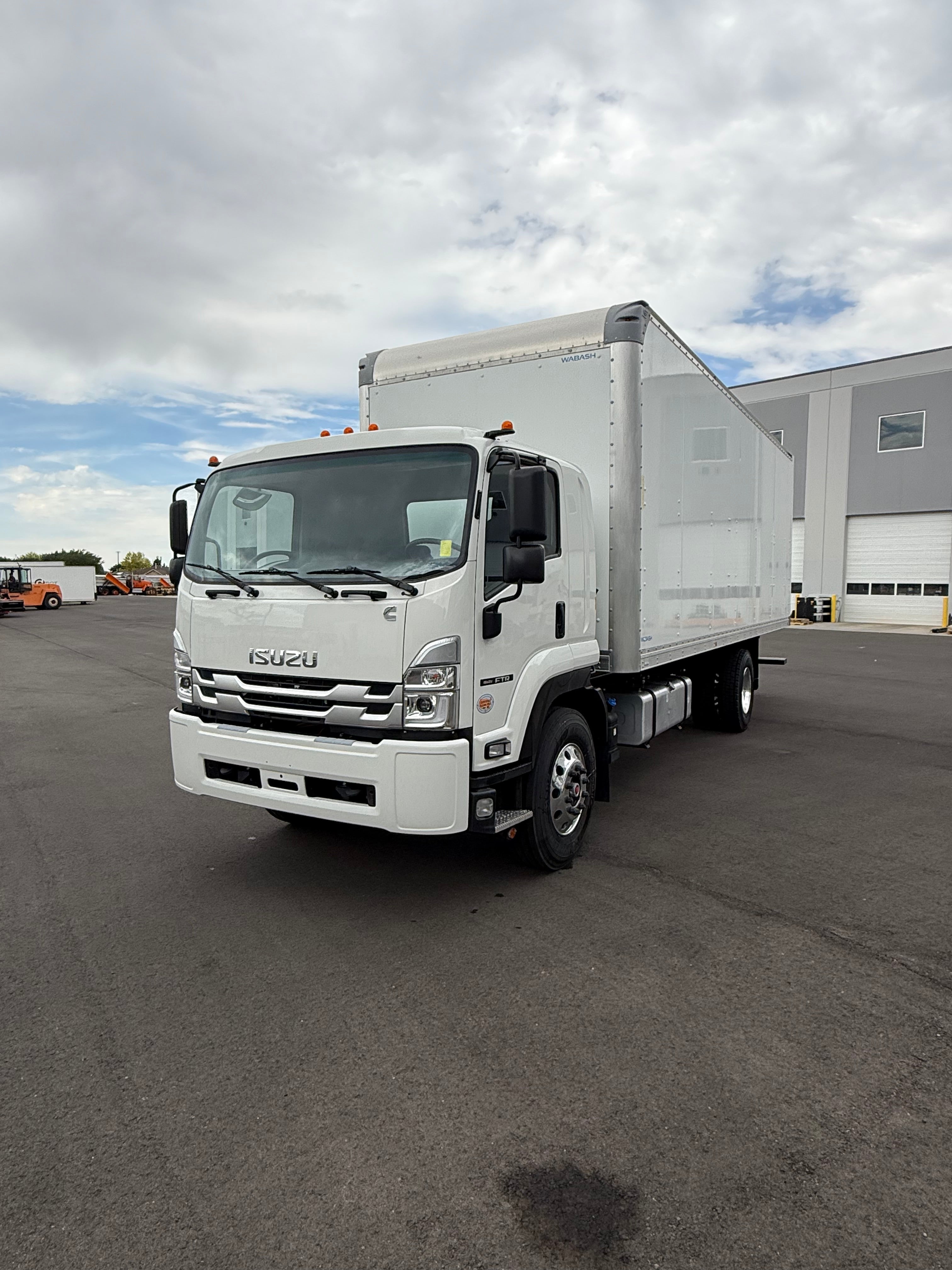 2025 Isuzu FTR Diesel 26' Box Truck