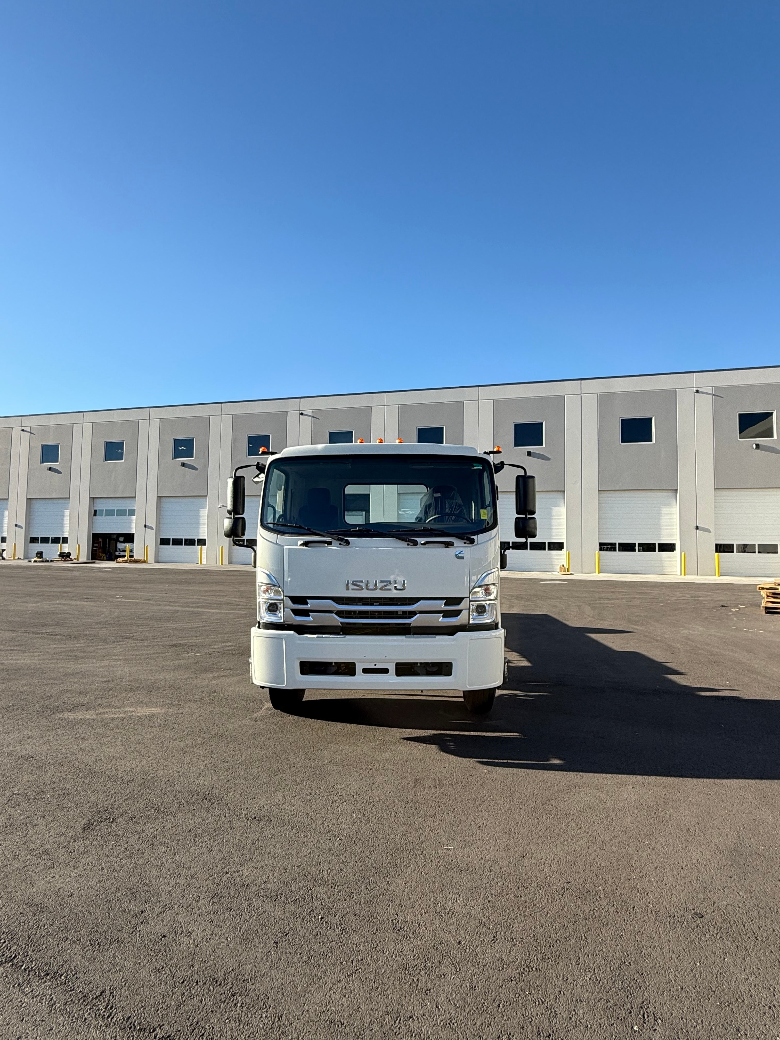 2025 ISUZU FTR DIESEL CAB AND CHASSIS