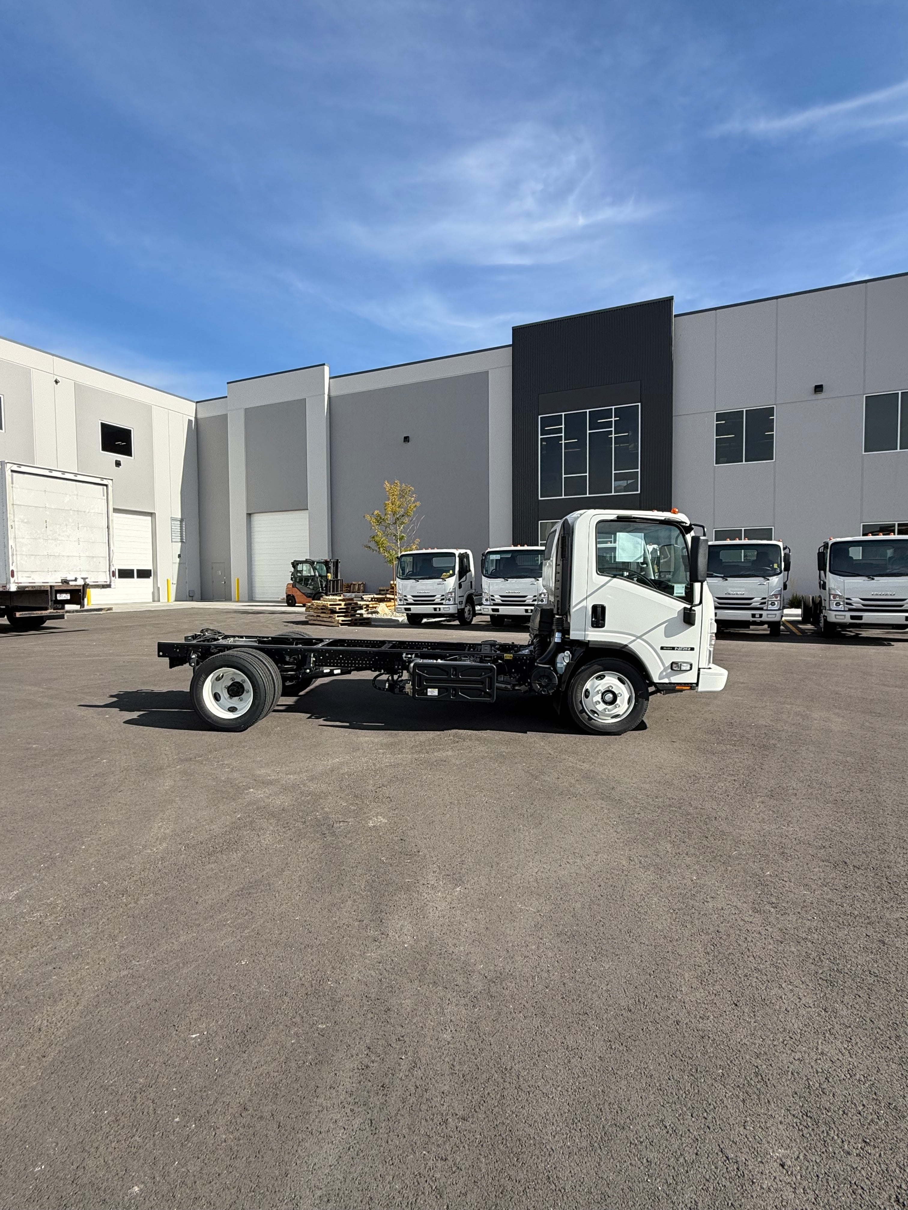 2024 ISUZU NRR DIESEL CAB AND CHASSIS