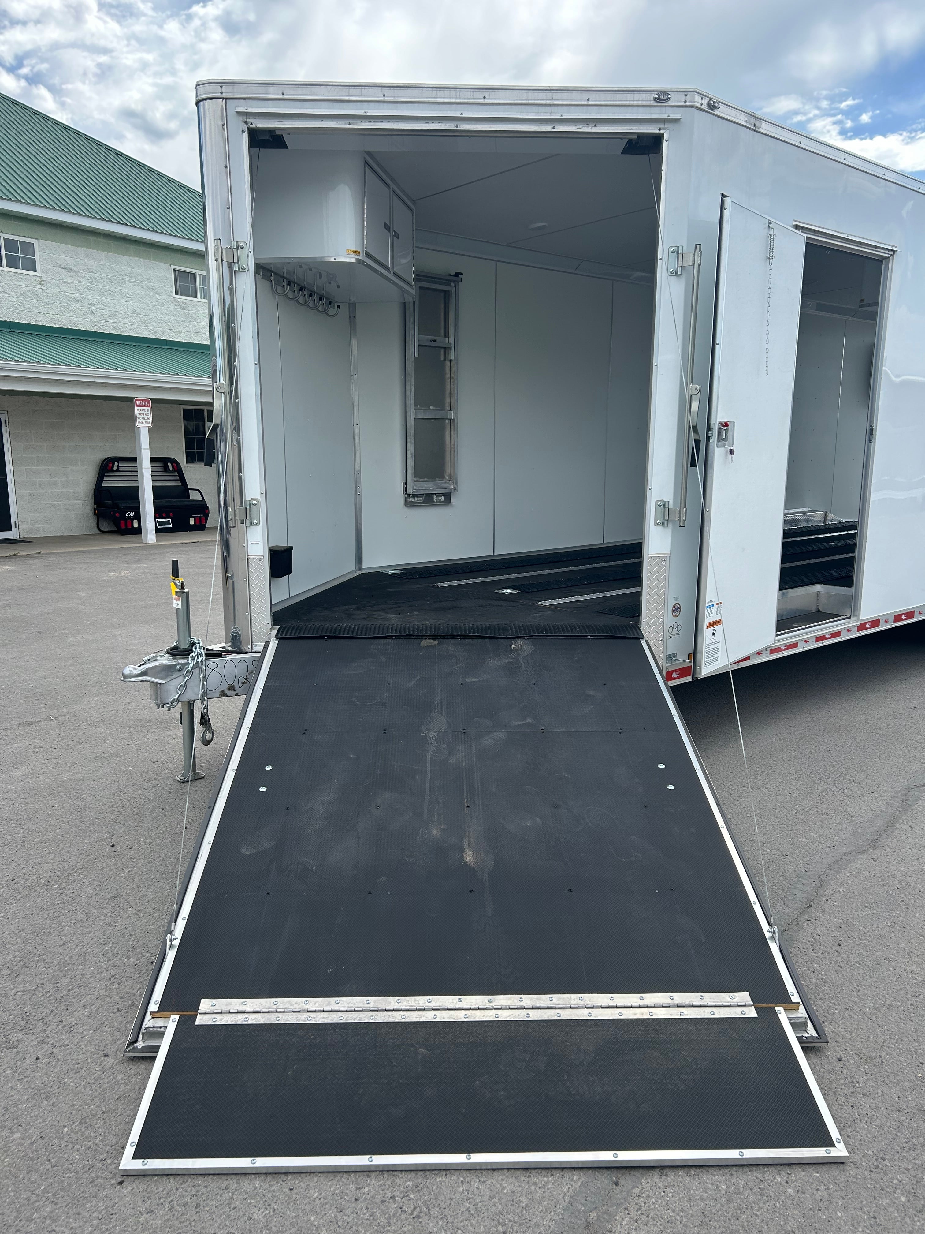 Cargo Mate Aluminum Redline 8.5 x 26+5 Enclosed Trailer