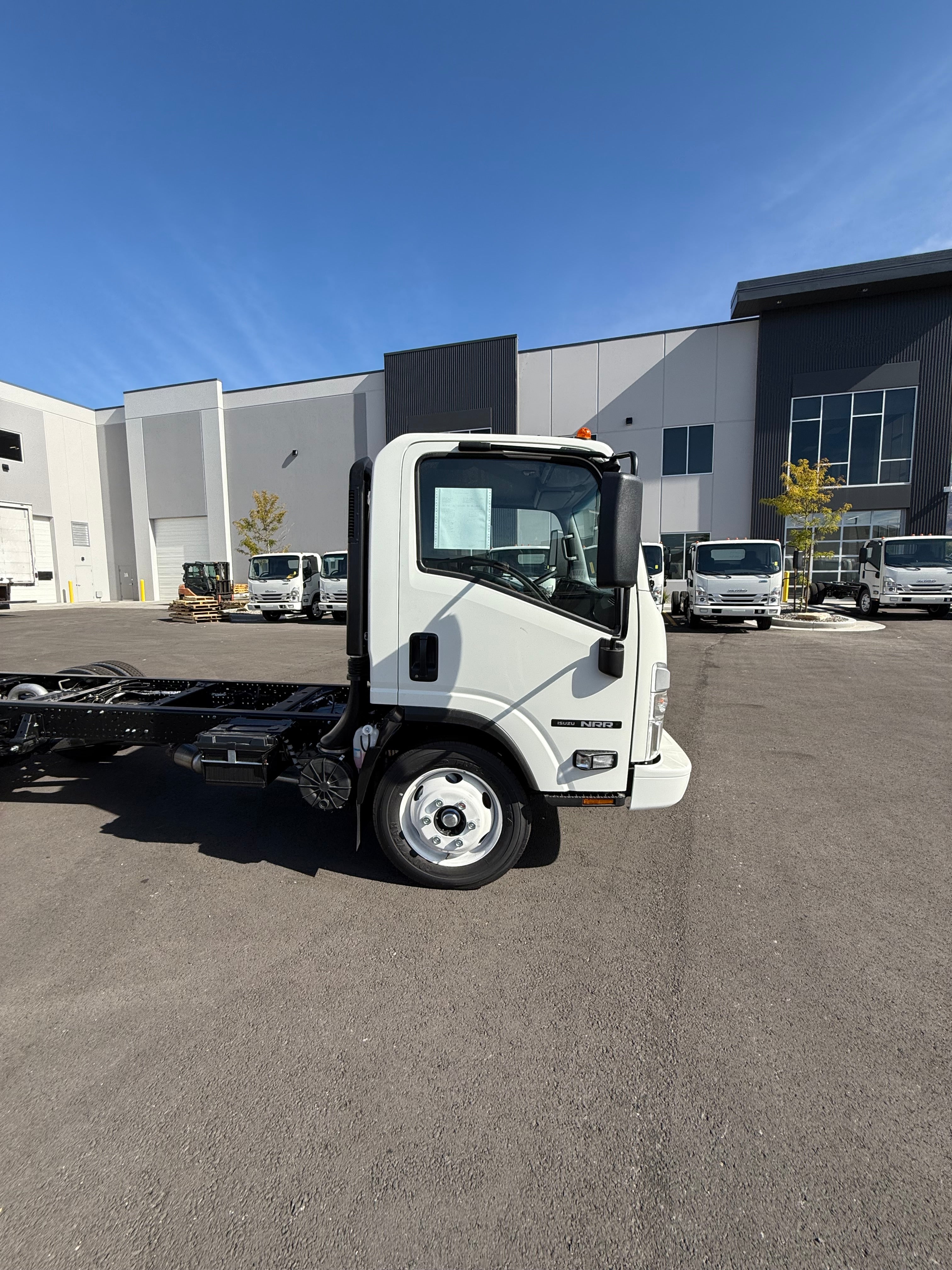 NEW 2025 ISUZU NRR GAS CAB AND CHASSIS