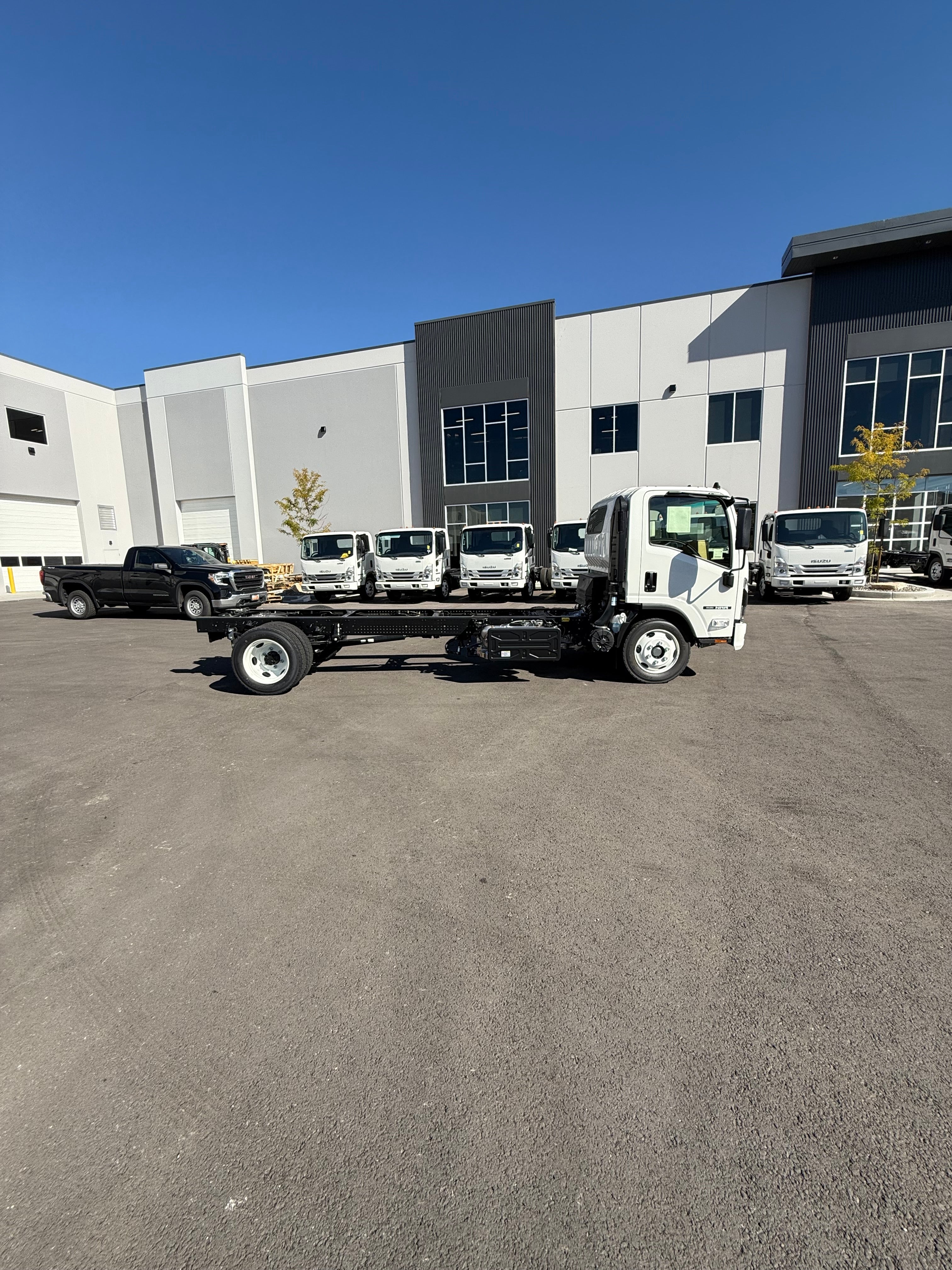 2025 ISUZU NRR DIESEL CAB AND CHASSIS