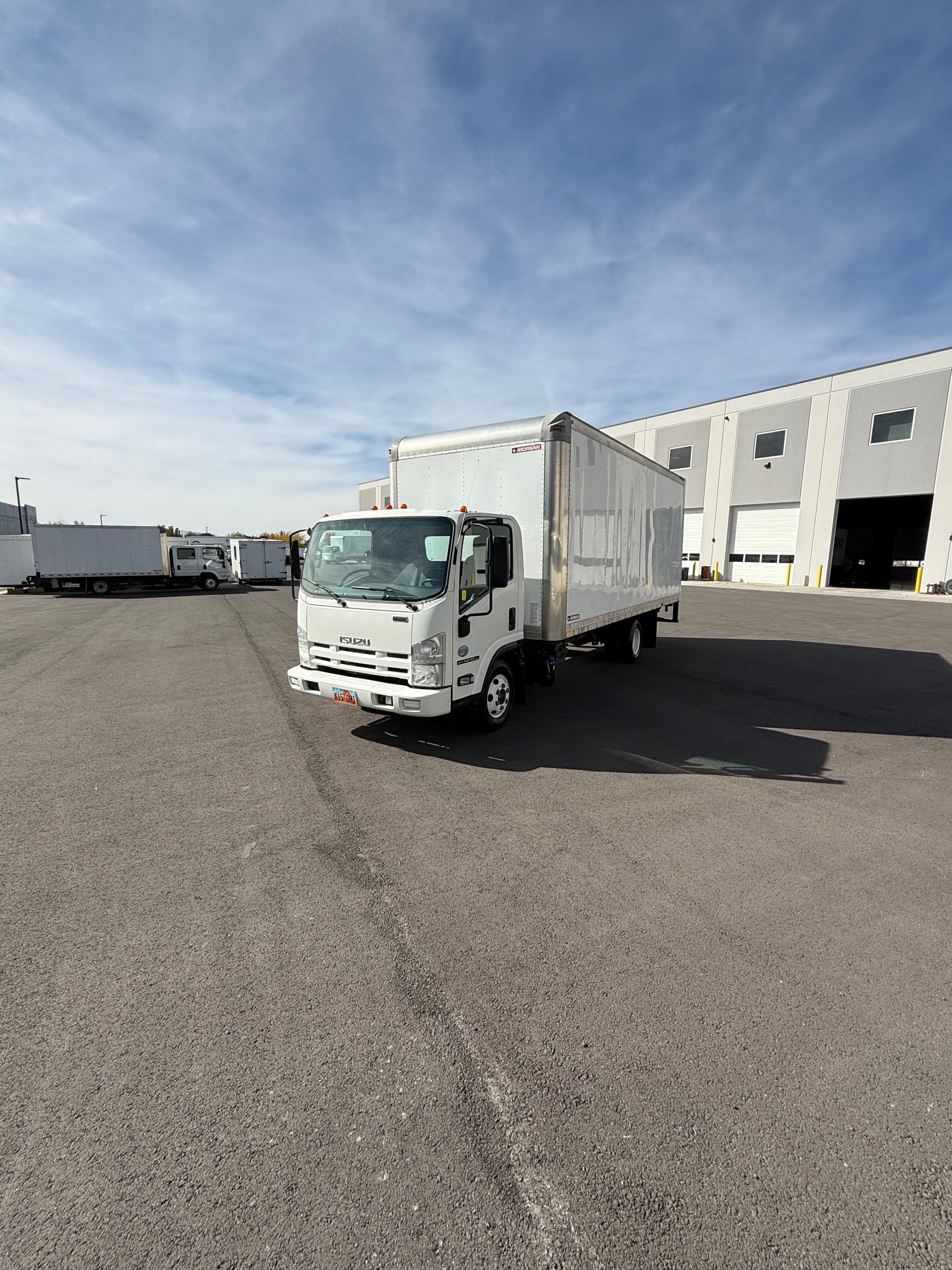 USED 2014 ISUZU NPRHD 20' BOX TRUCK