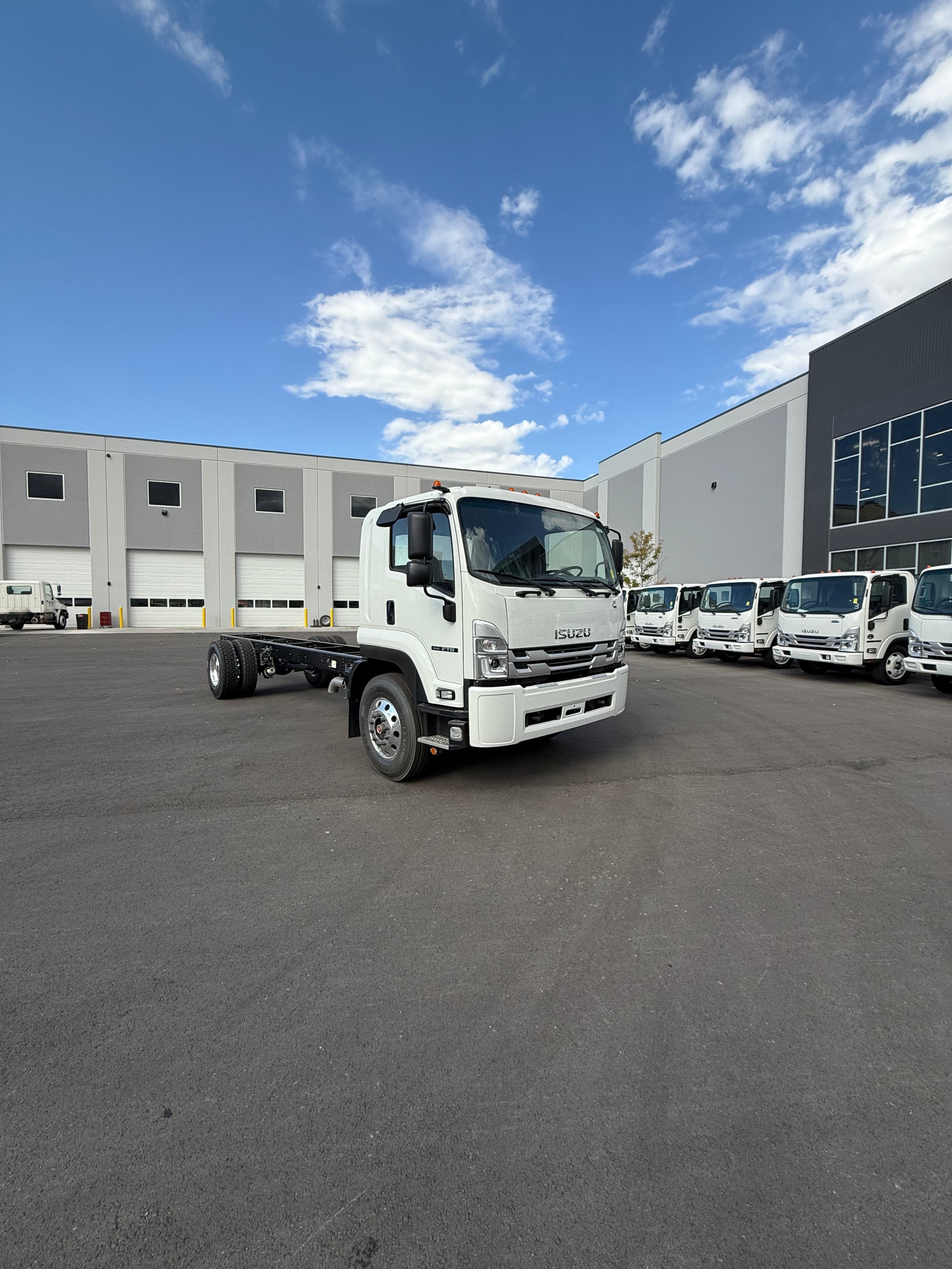 2025 Isuzu FTR Diesel Cab and Chassis Air Ride