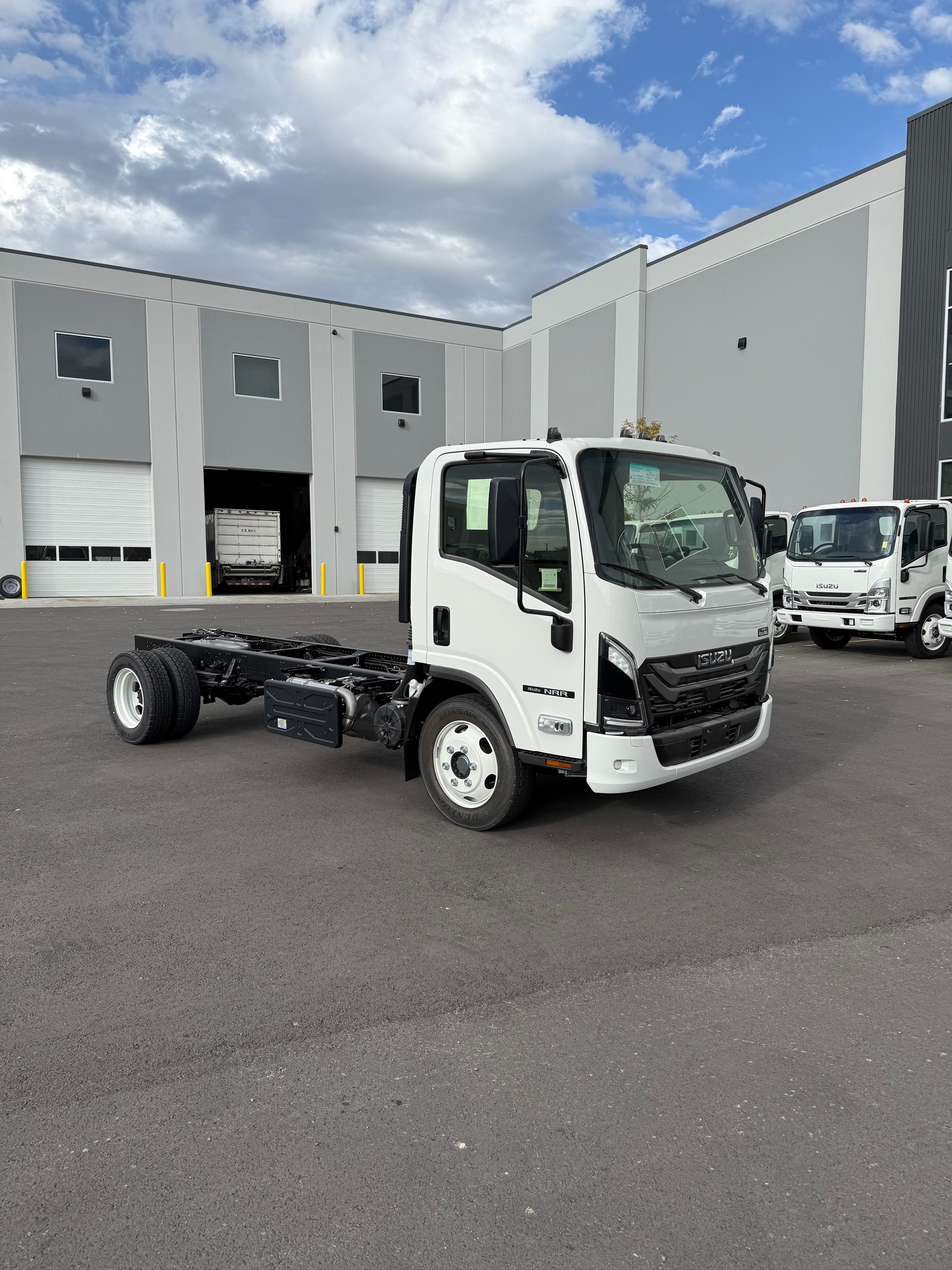 2025 ISUZU NRR DIESEL CAB AND CHASSIS