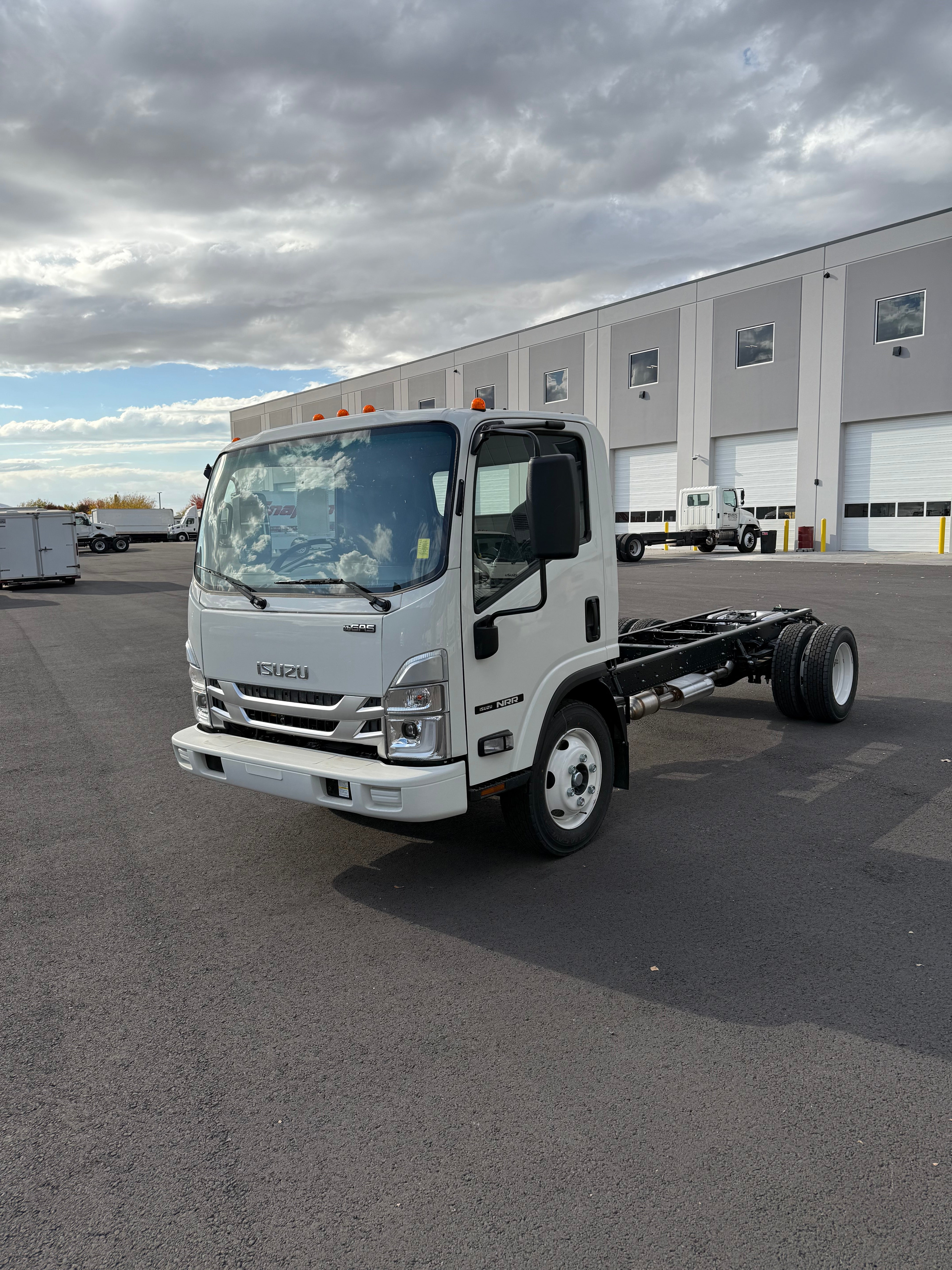 NEW 2025 ISUZU NRR GAS CAB AND CHASSIS