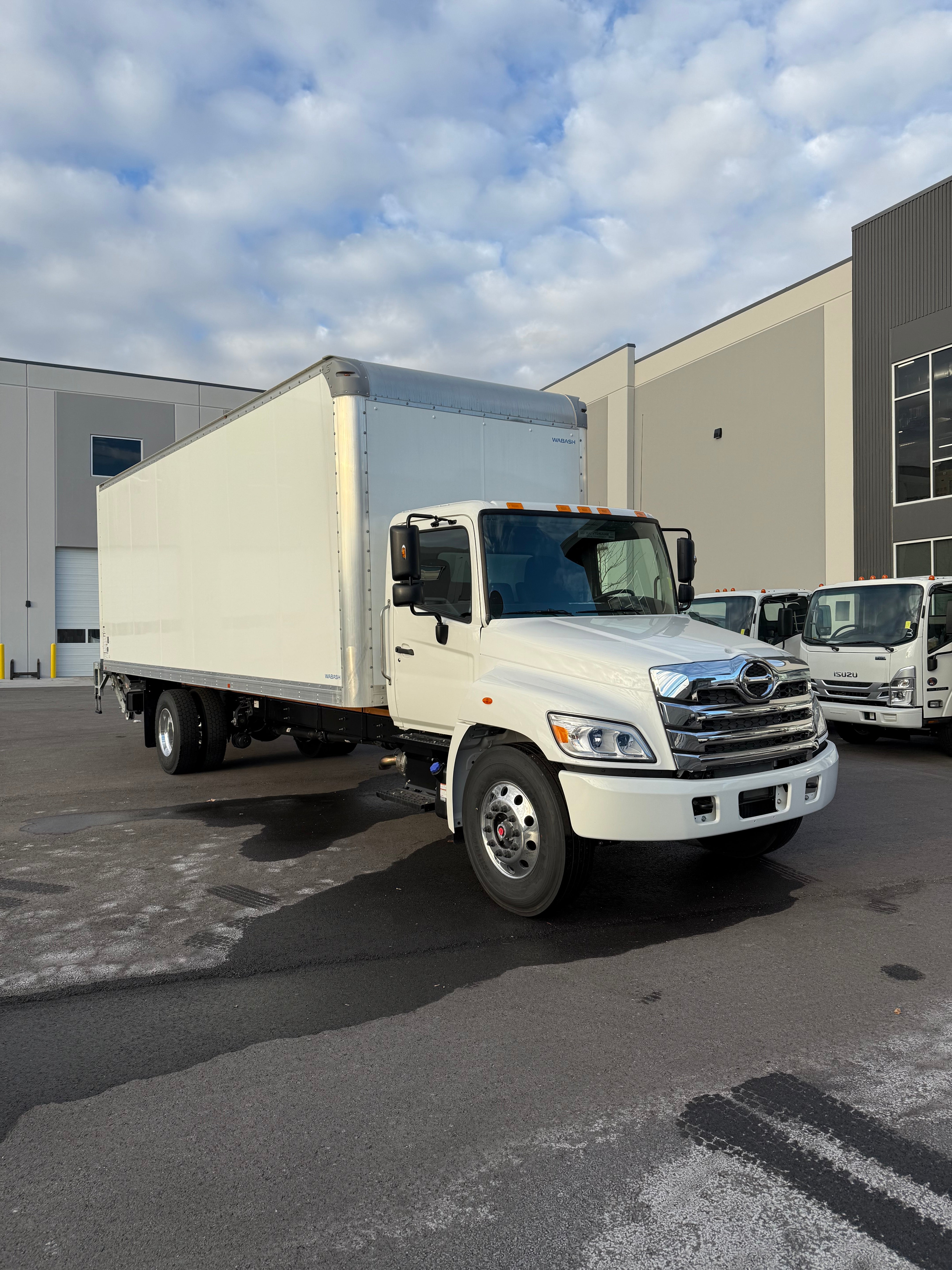 2025 HINO L6 26' BOX TRUCK WITH LIFTGATE