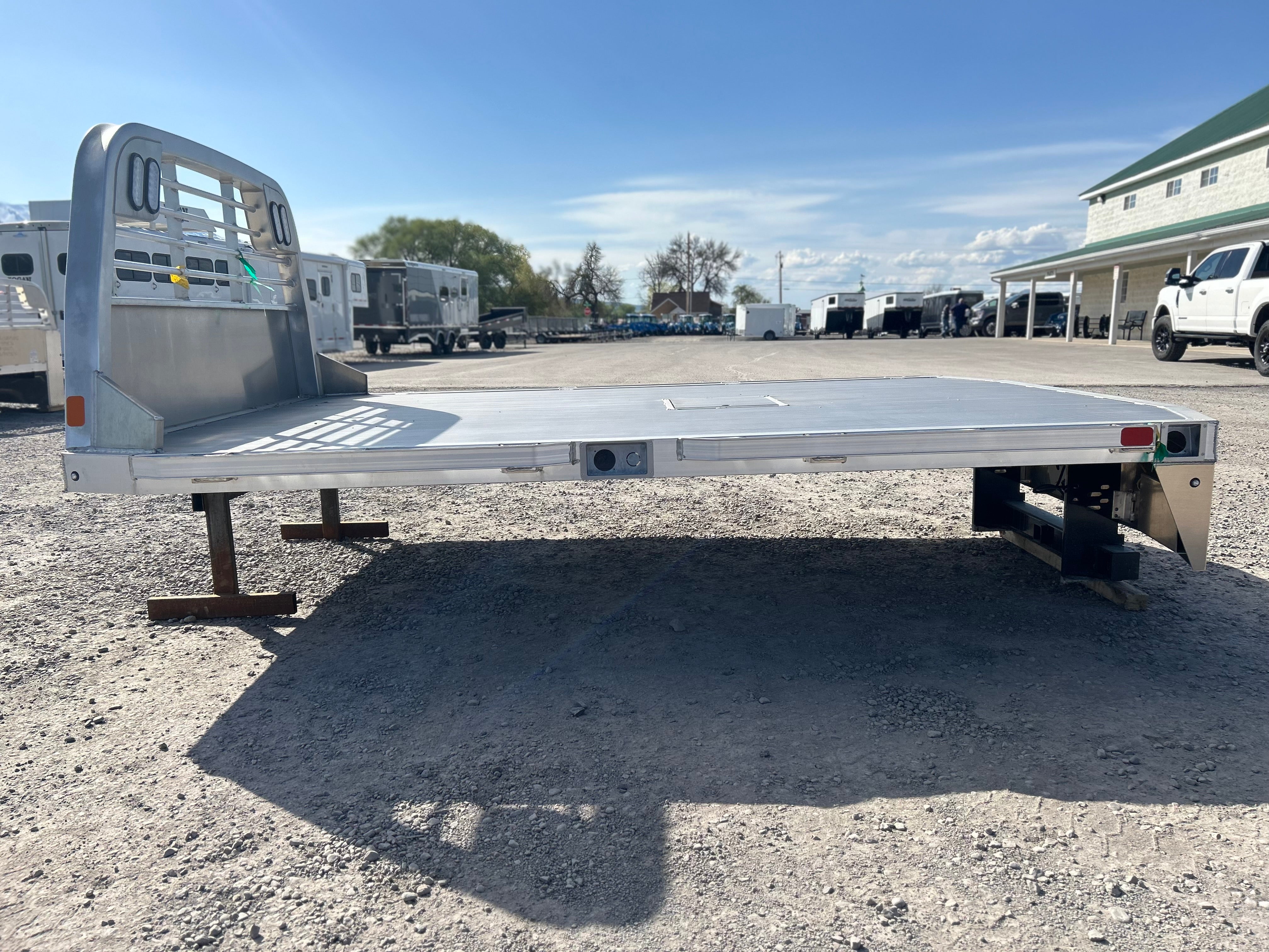 CM AL RD 8X11'4" ALUMINUM FLATBED