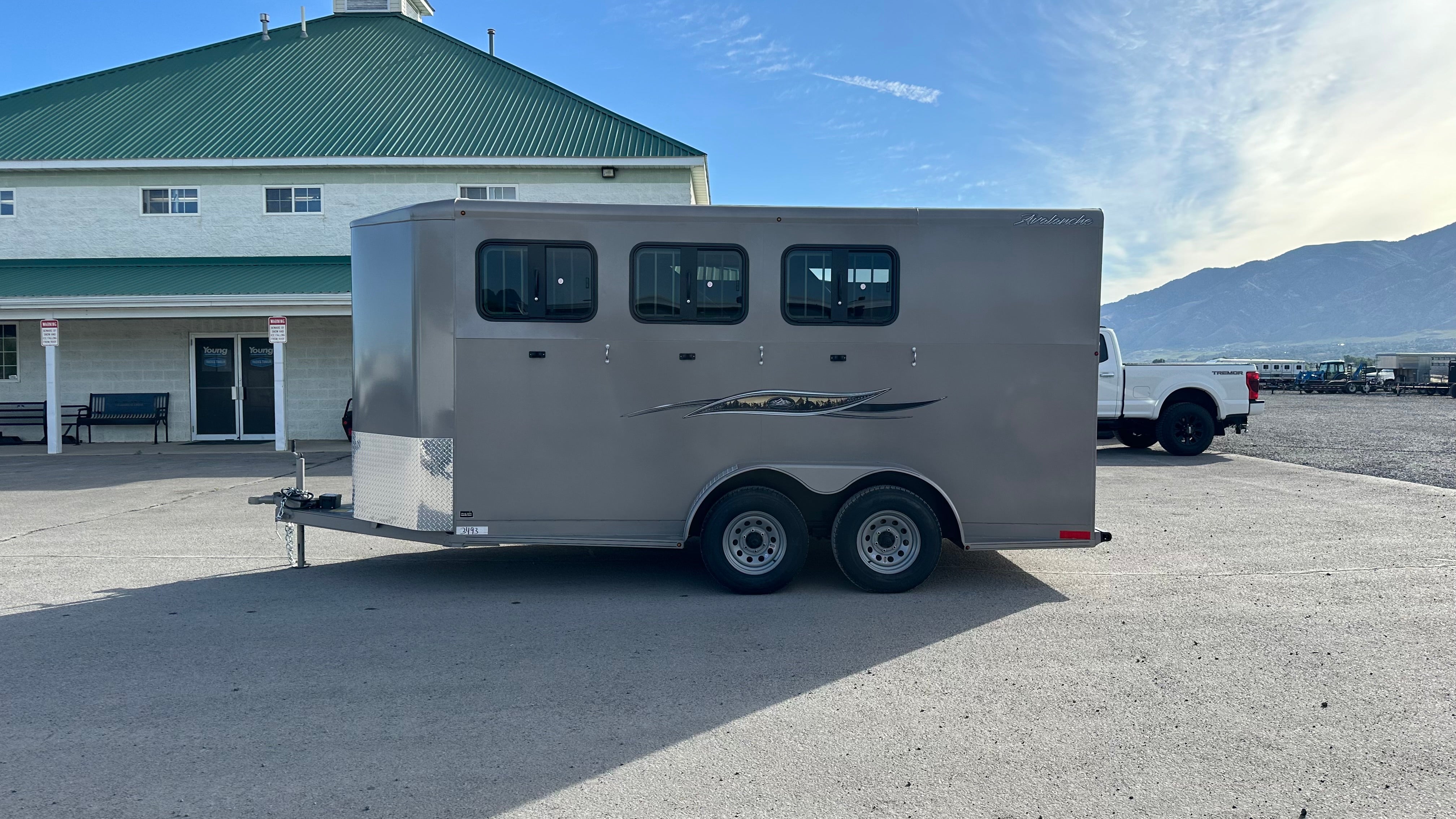 2024 Titan 3 Horse Slant Load Horse Trailer