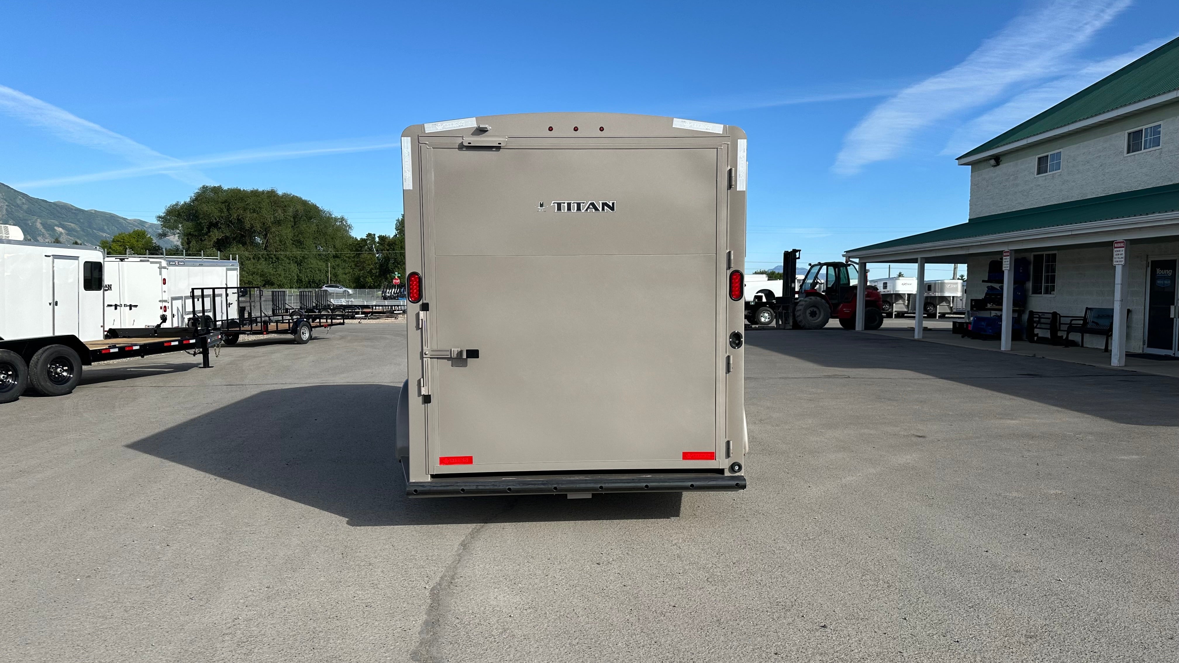 2024 Titan 3 Horse Slant Load Horse Trailer