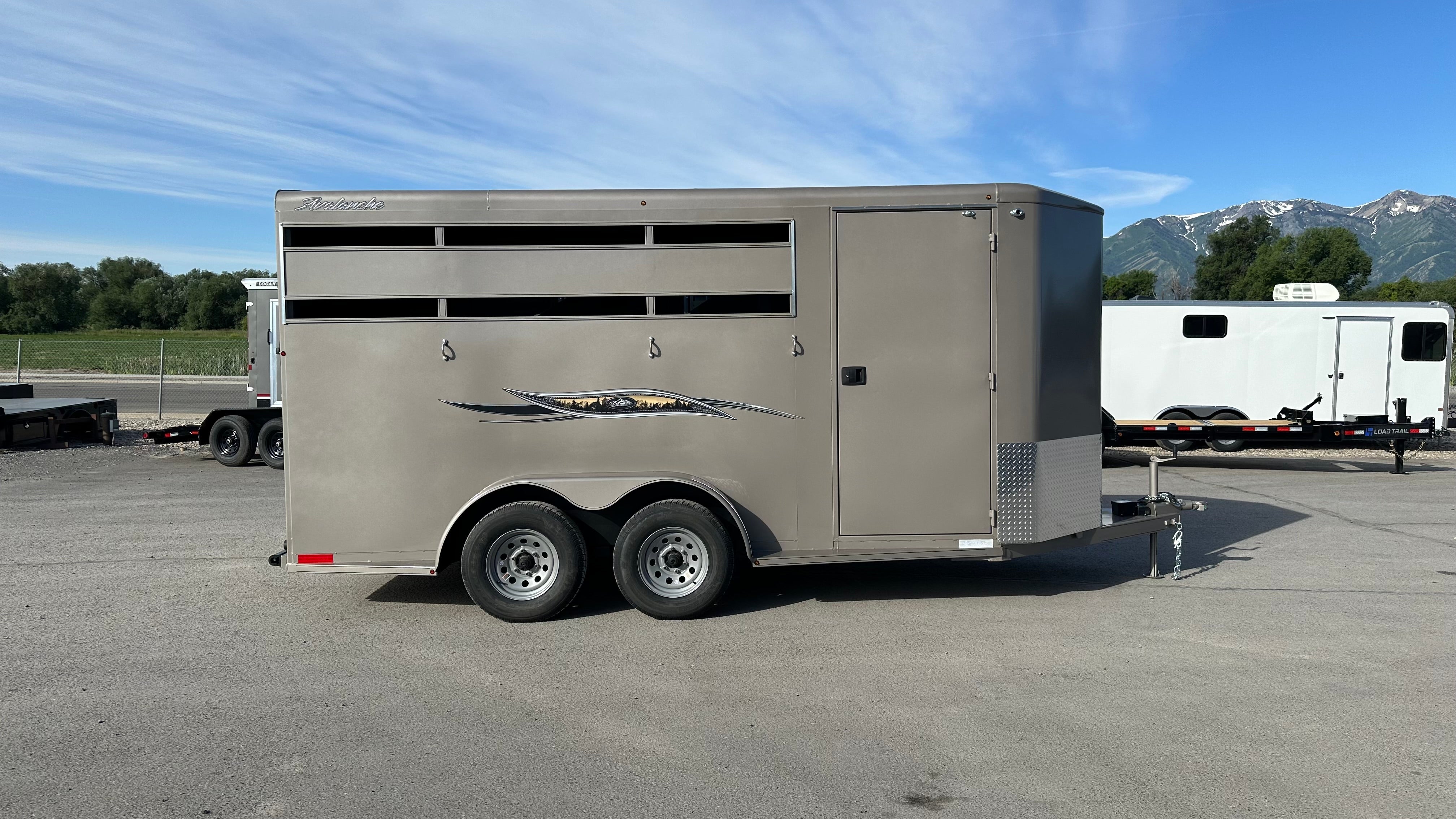 2024 Titan 3 Horse Slant Load Horse Trailer