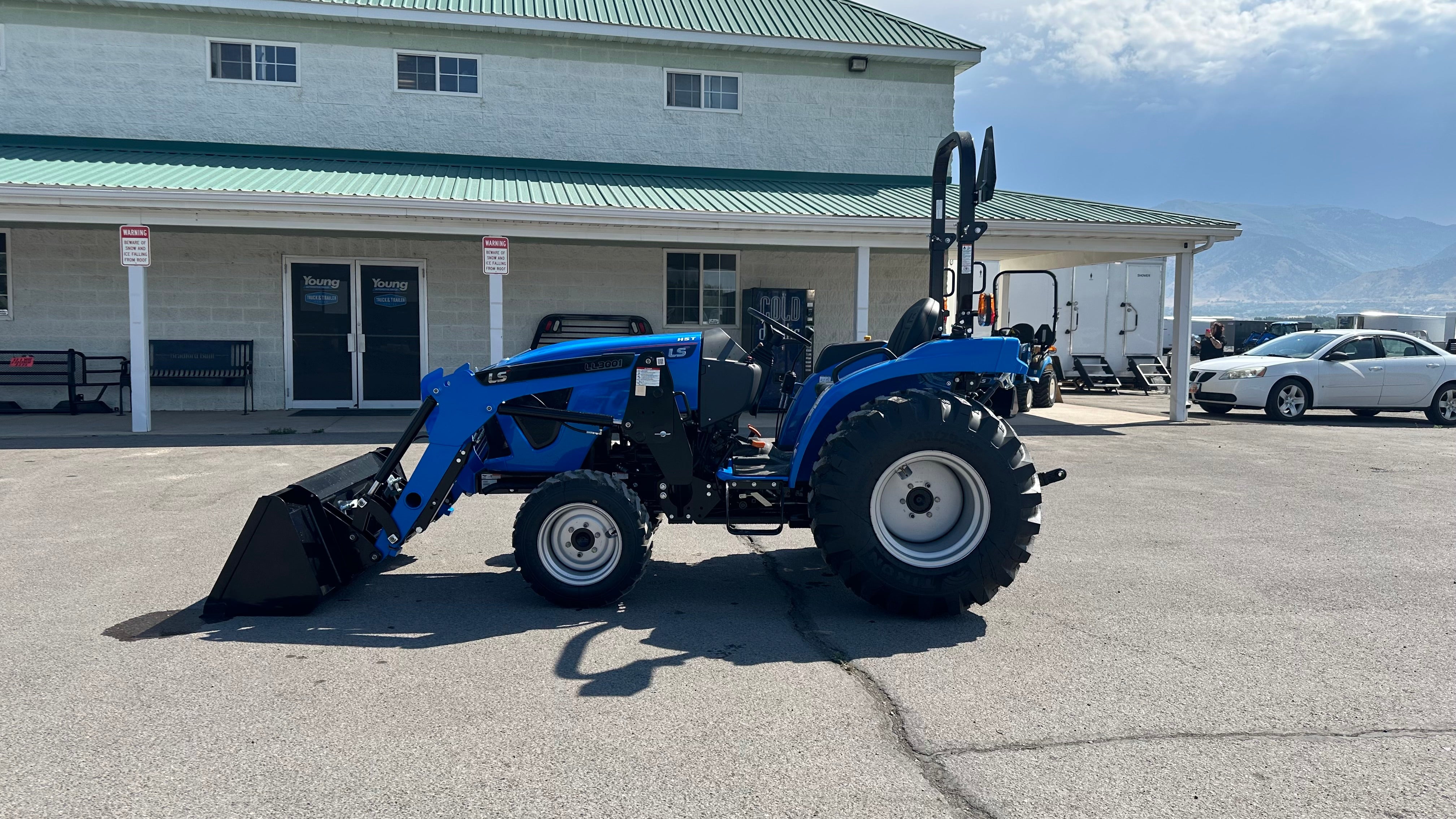 2024 LS Tractor MT226E