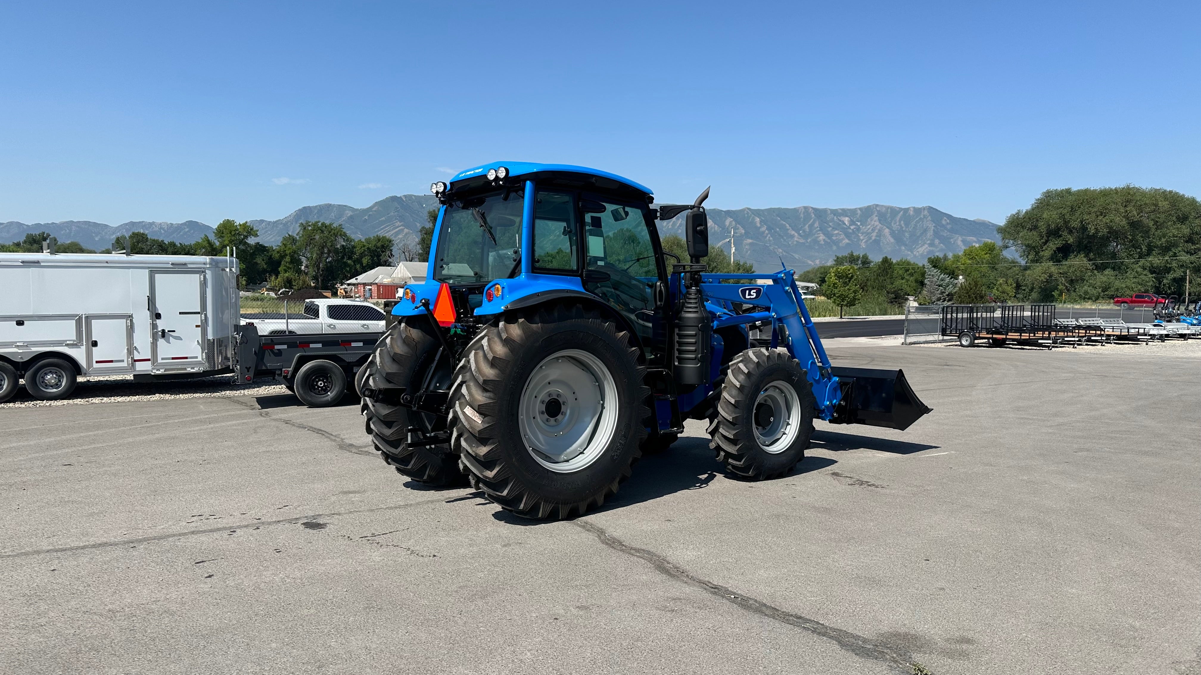 2024 LS MT7101 Tractor w/ Loader