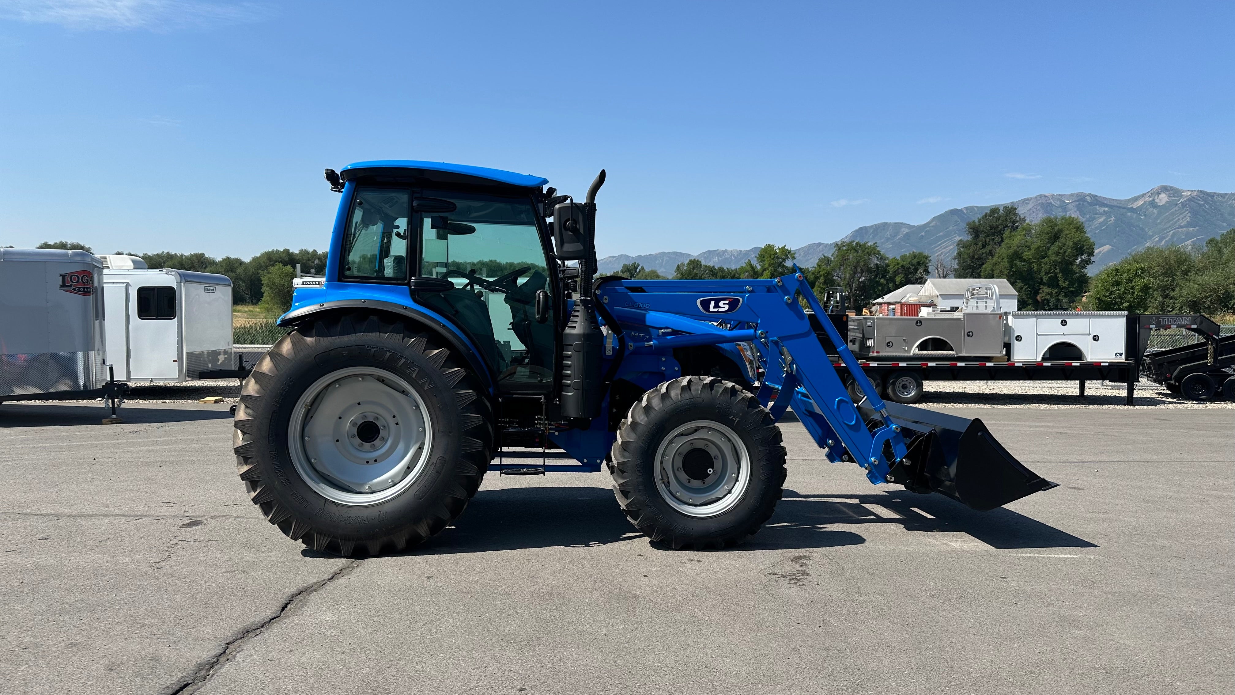 2024 LS MT7101 Tractor w/ Loader