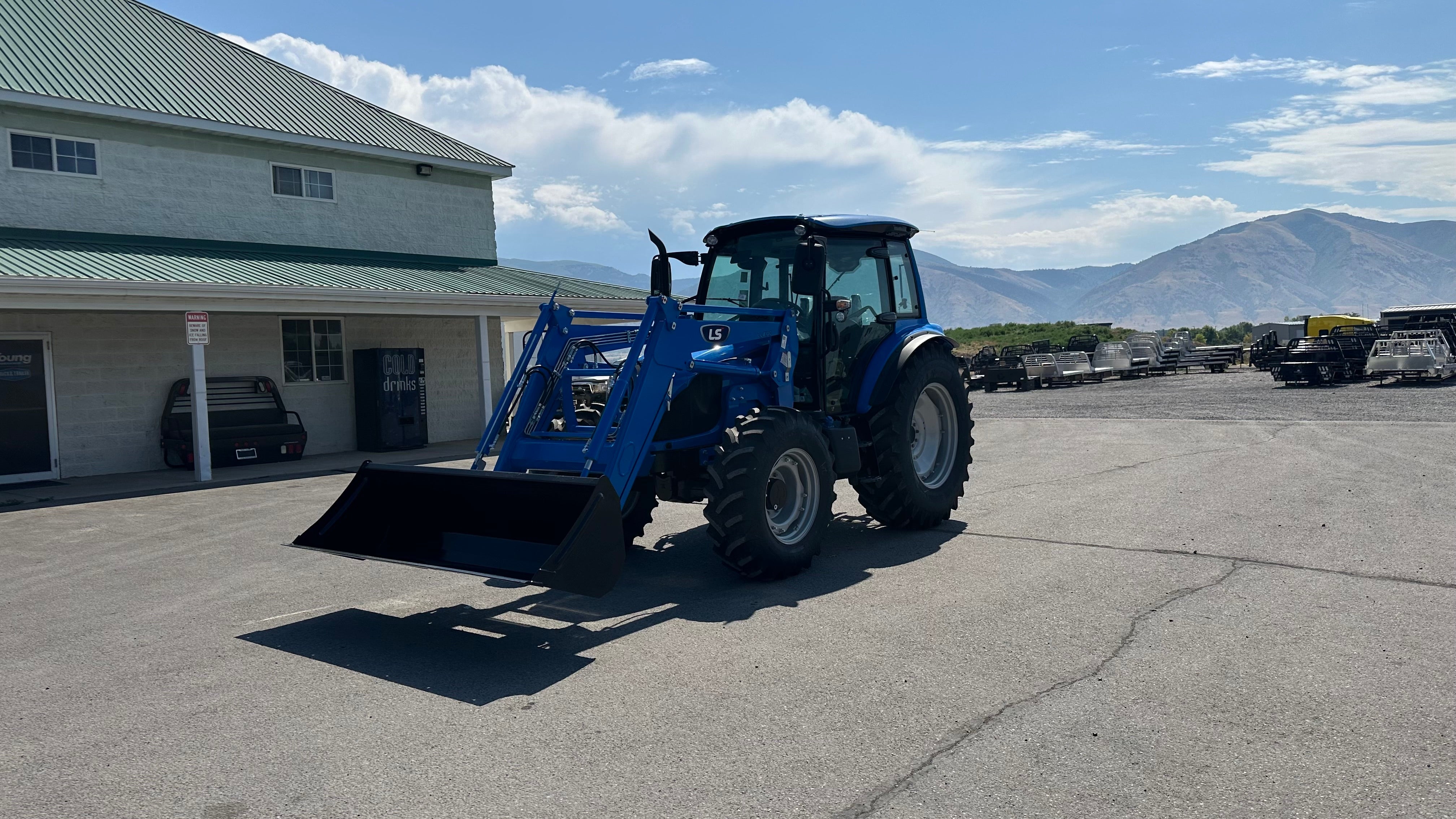 2024 LS MT7101 Tractor w/ Loader