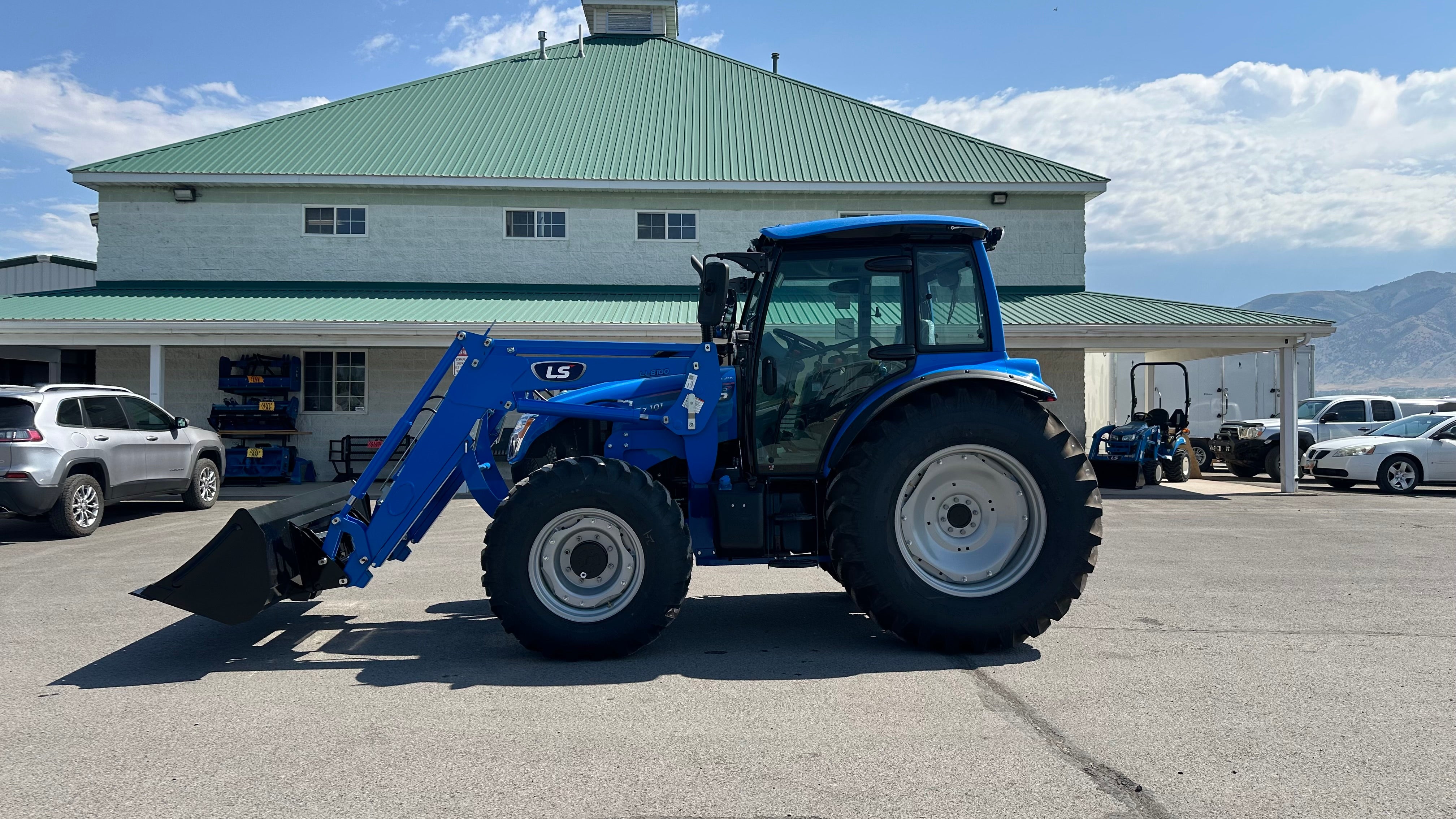 2024 LS MT7101 With Loader