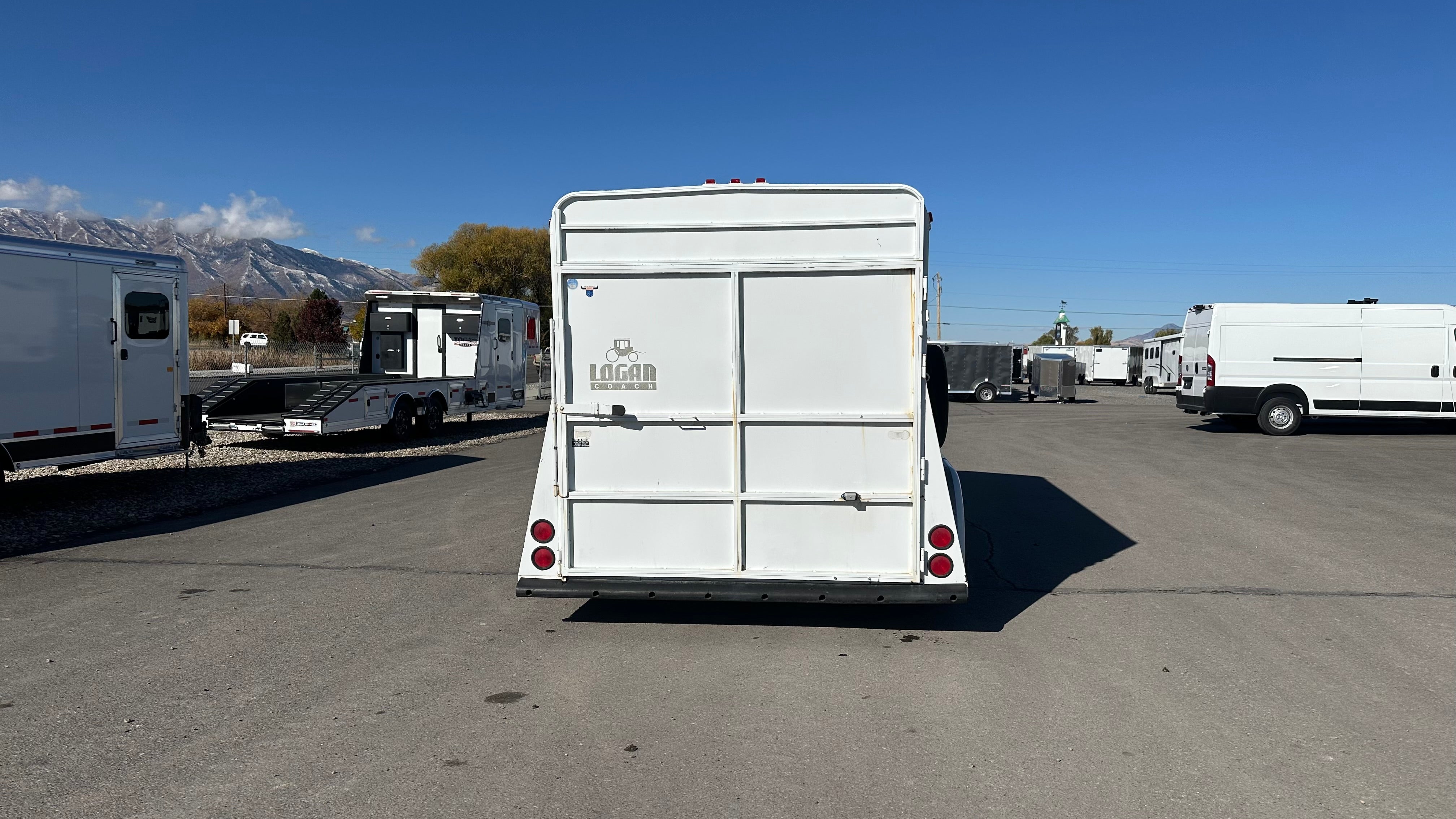 Used Logan Coach 3 Horse Slant Load