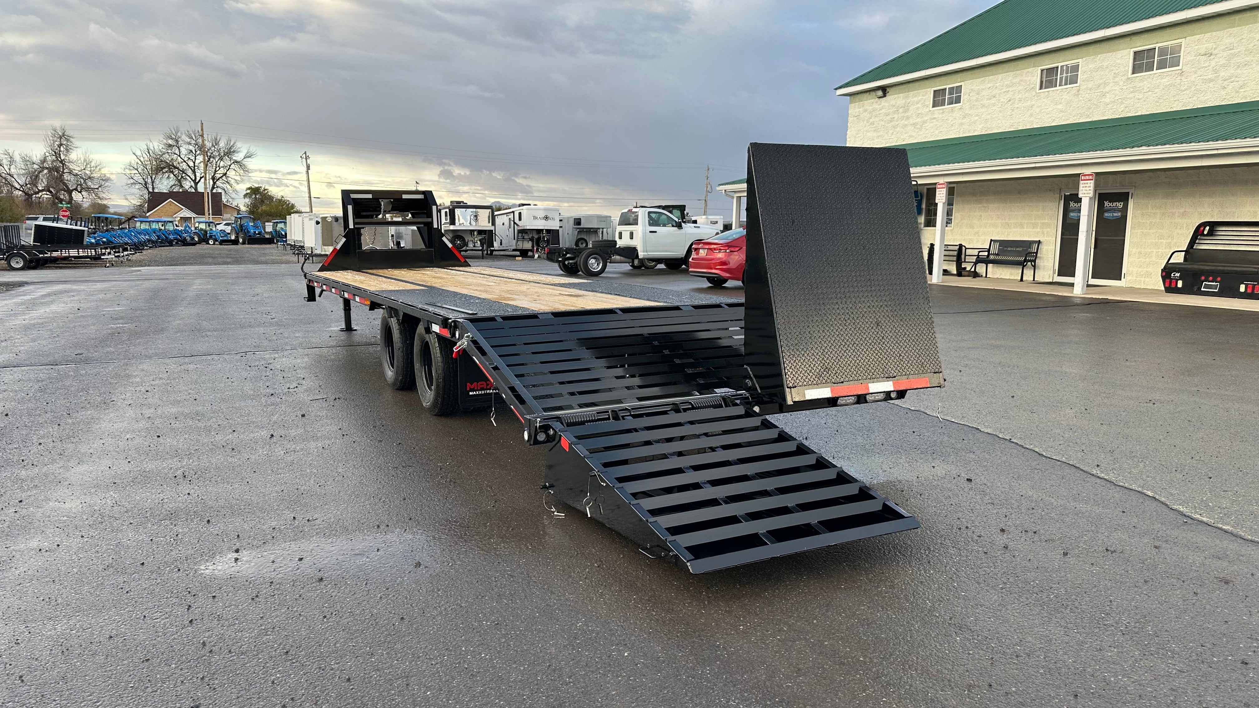 2025 Maxx-D LDX 28' Gooseneck Flatbed