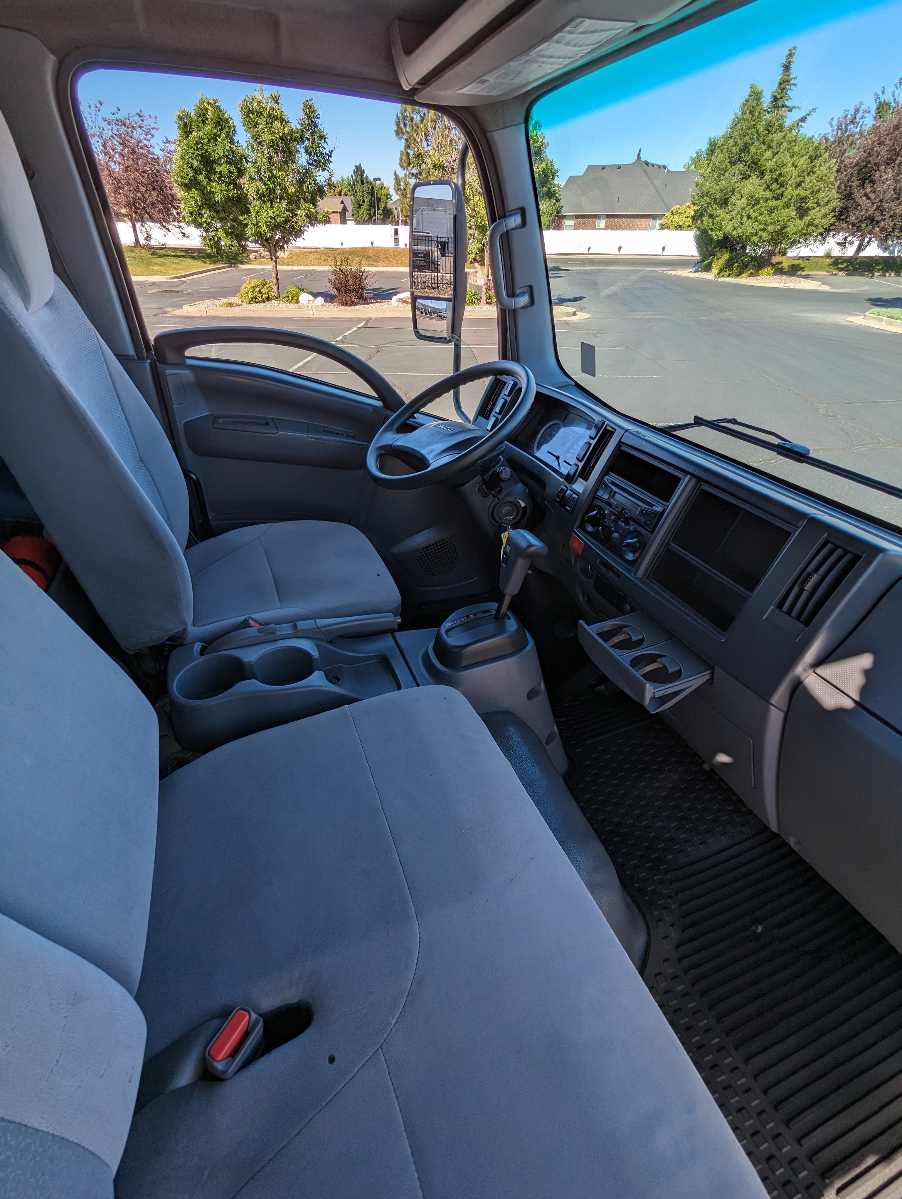 USED 2018 ISUZU NPRHD 16' BOX TRUCK