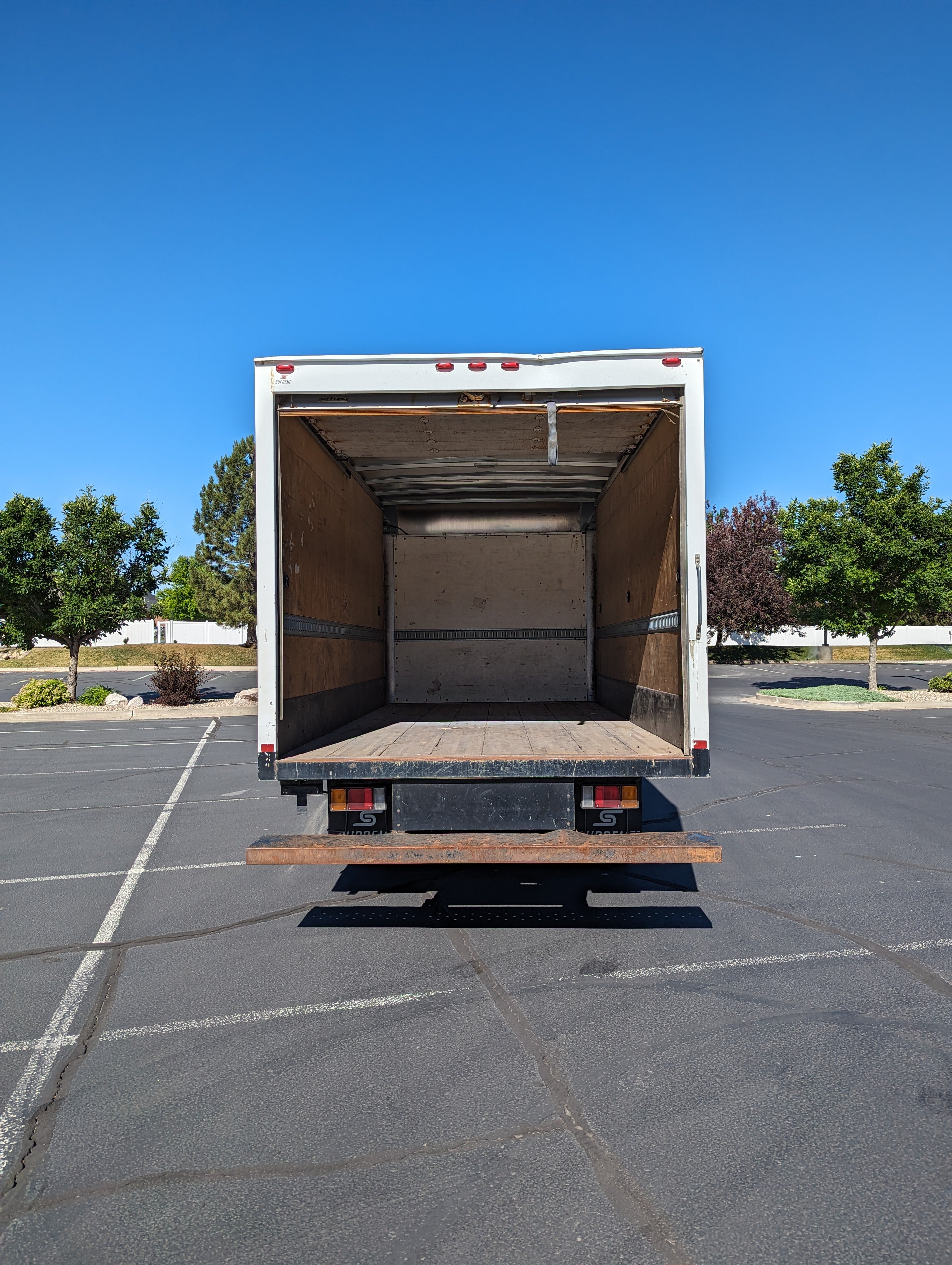 USED 2018 ISUZU NPRHD 16' BOX TRUCK