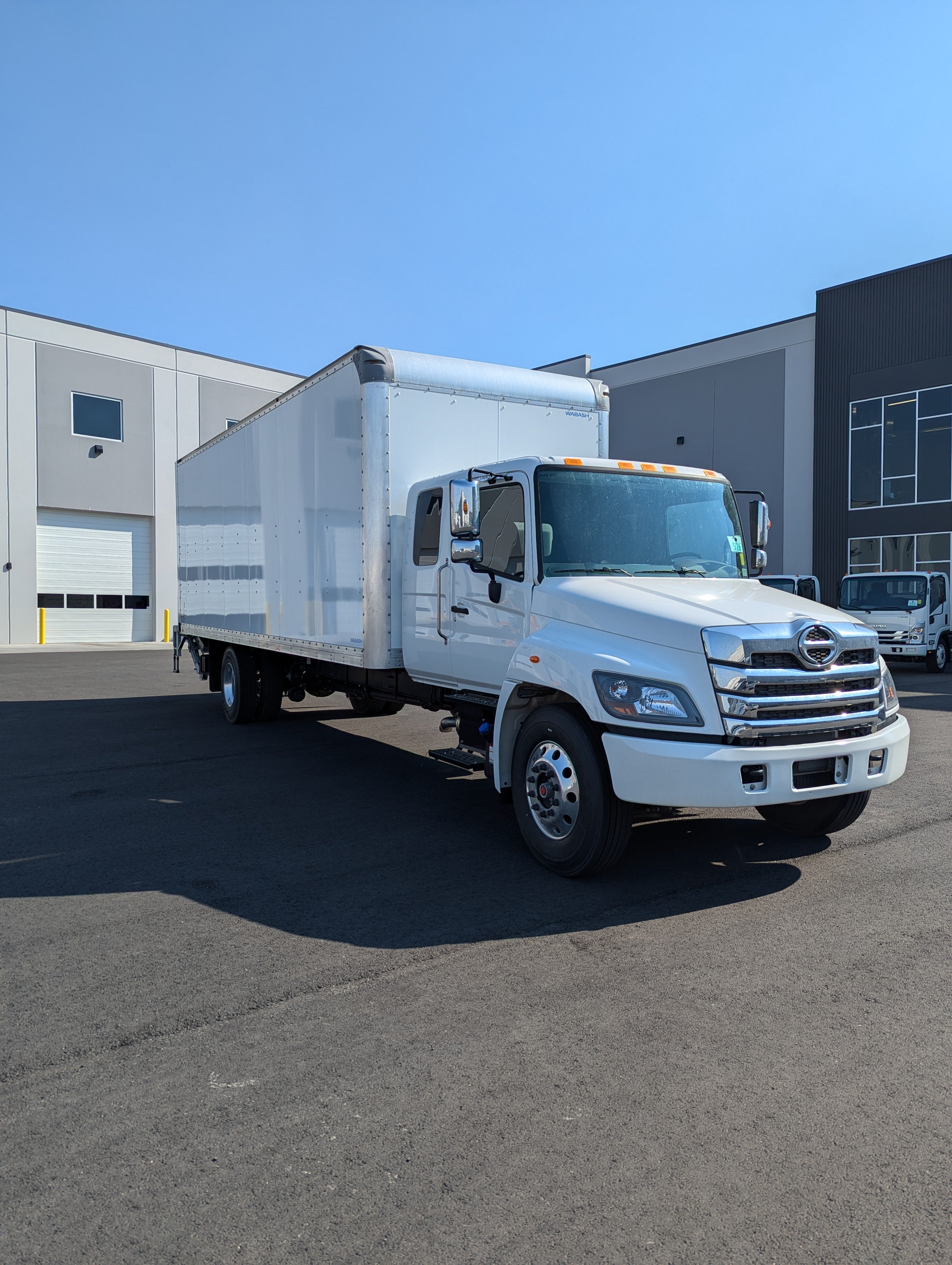 2025 HINO L6 EXTENDED CAB 26' BOX TRUCK WITH LIFTGATE